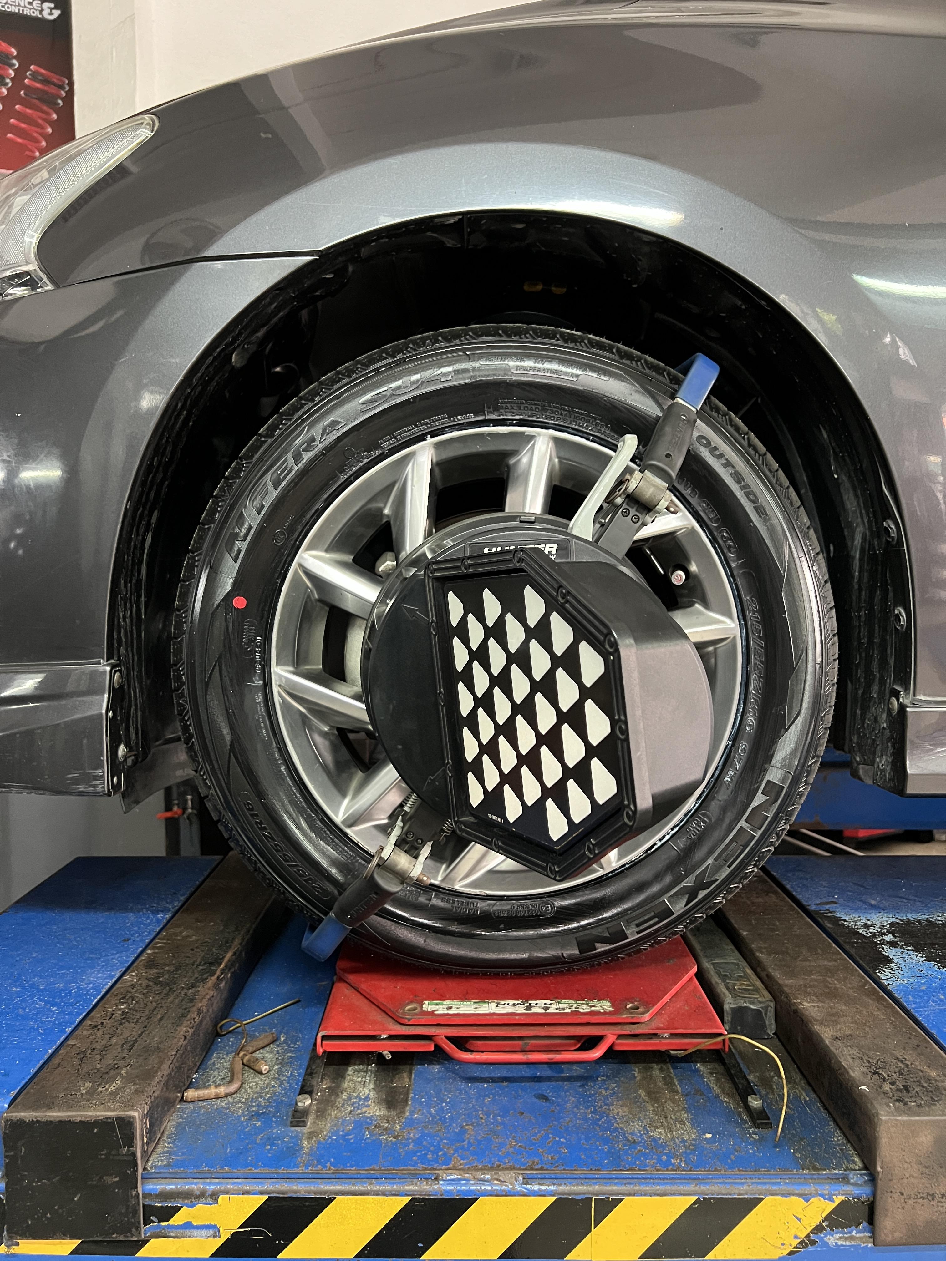 NISSAN SLYPHY เปลี่ยนยางรถยนต์ เน้นใช้งานประจำวัน [+] NEXEN SU4 215/55R16 *เพื่อความสะดวกในการรับบริการ นัดหมายเวลาก่อนเข้ารับบริการทุกครั้งครับ 𝙊𝙪𝙧 𝙎𝙚𝙧𝙫𝙞𝙘𝙚 บริการทางร้านเรารับทำอะไรบ้าง 🔧 มียางรถยนต์ทุกยี่ห้อให้เลือกซื้อ 🔧 โช้คอัพ สปริง 🔧 เช็คช่วงล่าง แก้ปัญหาให้ตรงจุด 🔧 ติดตั้งยางแบบไร้รอย 100% 🔧 บริการสลับยาง ตามอายุ 🔧 บริการล้างลิ้นปีกผีเสื้อ 🔧 บริการเช็คระยะรถยนต์ 🔧 เปลี่ยนถ่ายของเหลวทั้งระบบ 🔧 ตั้งศูนย์ด้วยเครื่อง HUNTER นำเข้าจาก USA สอบถามข้อมูลเพิ่มเติม หรือนัดหมายเข้ารับบริการ ☎️ : 08-6569-1915 ☎️ : 08-6544-5963 Line id : @88rw Tiktok : https://www.tiktok.com/@88rwycrr Youtube : https://youtube.com/@88rw Facebook : https://www.facebook.com/88rwtire Location : https://goo.gl/maps/HrNUAZXPN94KvxZ98?coh=178573&entry=tt #รถยนต์มีปัญหาไม่รู้ต้องแก้ตรงไหน ทางเรายินดี ตรวจหาปัญหาและหาวิธีแก้ บอกลูกค้าก่อนลงมือทำเสมอราคาเป็นธรรมไม่เอาเปรียบ สบายใจคุณลูกค้า ร้านยางเจริญรุ่งเรือง ยินดีต้อนรับครับ