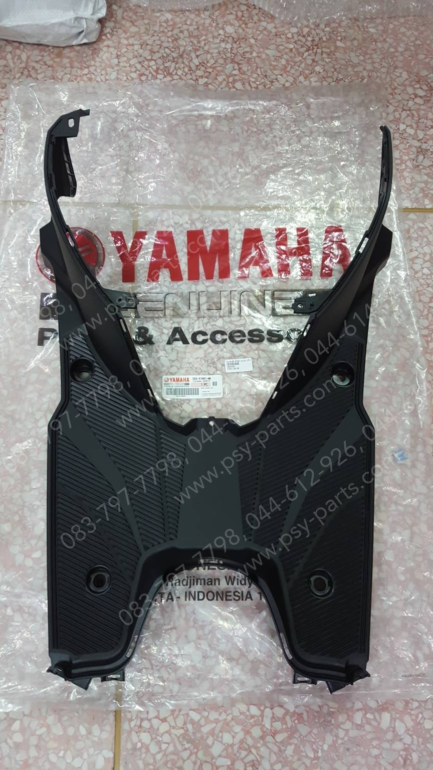 แผงรองพักเท้าหน้า GT 125 แท้ๆ สีดำ 2SX-F7481-00