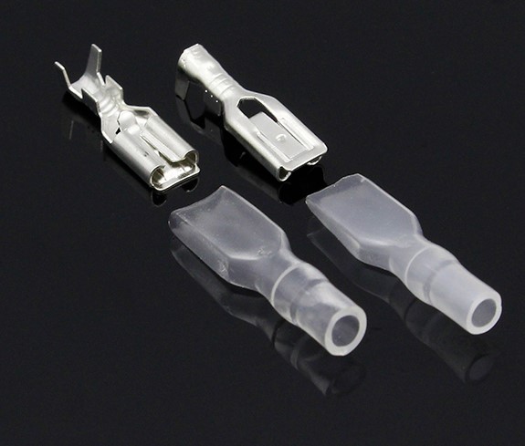 หางปลา 4.8 mm. มีล๊อกในตัว พร้อมเปลือกหุ้ม female crimp terminal connector with transparent sheath inserted spring 4.8mm self-locking insulation plug spring insert pure copper tinned