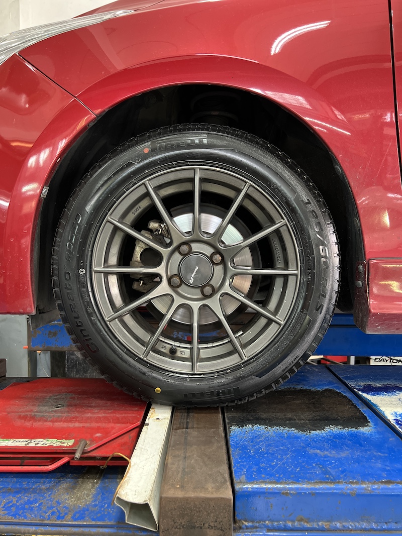 TOYOTA YARIS 2013+ เปลี่ยนยางรถยนต์ใช้งานประจำวัน [+] Pirelli cinturato rosso 185/60R15 **ประกันยาง 1ปี หรือ 25,000 กม. ✔ ยางใหม่ปีปัจจุบัน ✔ ฟรี ค่าบริการติดตั้ง ✔ ฟรี ค่าบริการตั้งศูนย์ (ครั้งแรกที่เข้าติดตั้ง) ✔ ฟรี ค่าบริการถ่วงล้อ 4 ล้อ ✔ ฟรี ค่าบริการเติมลมไนโตรเจน ✔ ฟรี บัตรสมาชิกเข้ารับบริการสลับยางทุก 10,000 KM ตลอดอายุยาง 📌 สอบถามข้อมูลเพิ่มเติม หรือนัดหมายเข้ารับบริการ ☎️ : 08-6569-1915 ☎️ : 08-6544-5963 💬 Line id : @88rw 📍 Location : https://goo.gl/maps/HrNUAZXPN94KvxZ98 🌐 Facebook : https://www.facebook.com/88rwtire #ยางเจริญรุ่งเรือง #ยางรถยนต์ #pirellitires