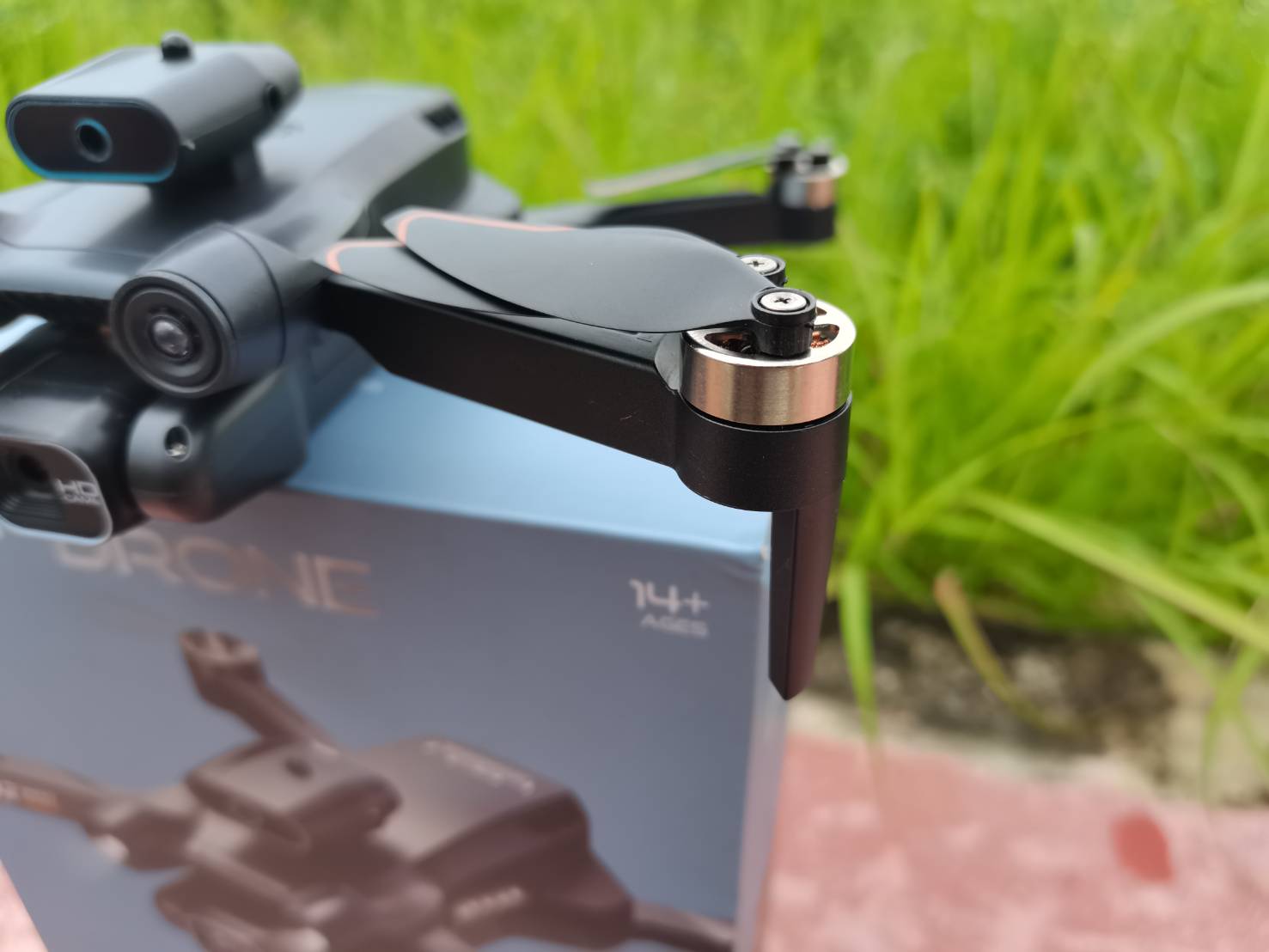 MINI DRONE S136 WIFI FPV HD1080P 2.4GHZ โดรนบังคับระบบล๊อคความสูง บินกลับเอง มอเตอร์บรัชเลส ชุดพร้อมบิน