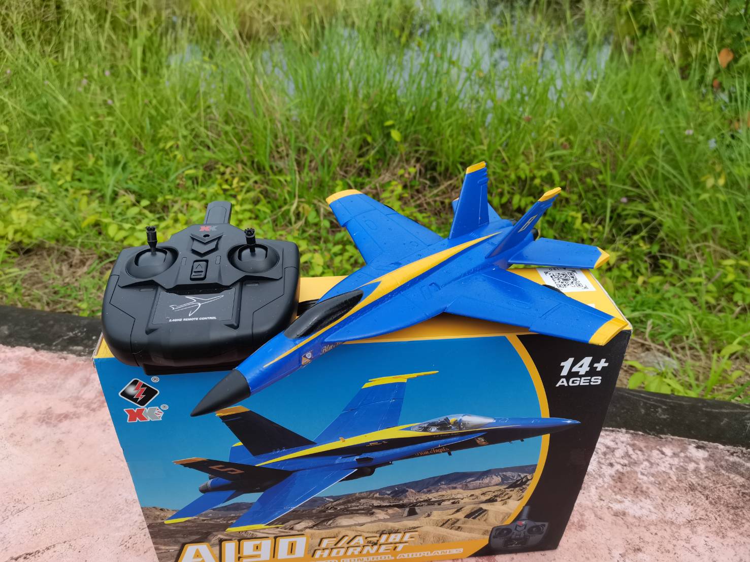 WLtoys XK A190 F-18 เครื่องบิน RC F/A-18C Hornet 2.ช่อง ชุดพร้อมเล่น มีระบบใจโรควบคุม 6 แกน