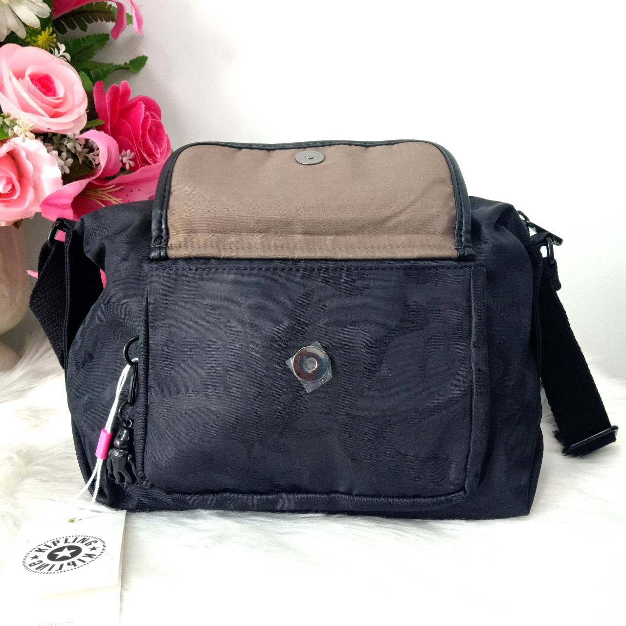 KIPLING BRYNNE Satin Camo กระเป๋าถือ สะพายข้าง