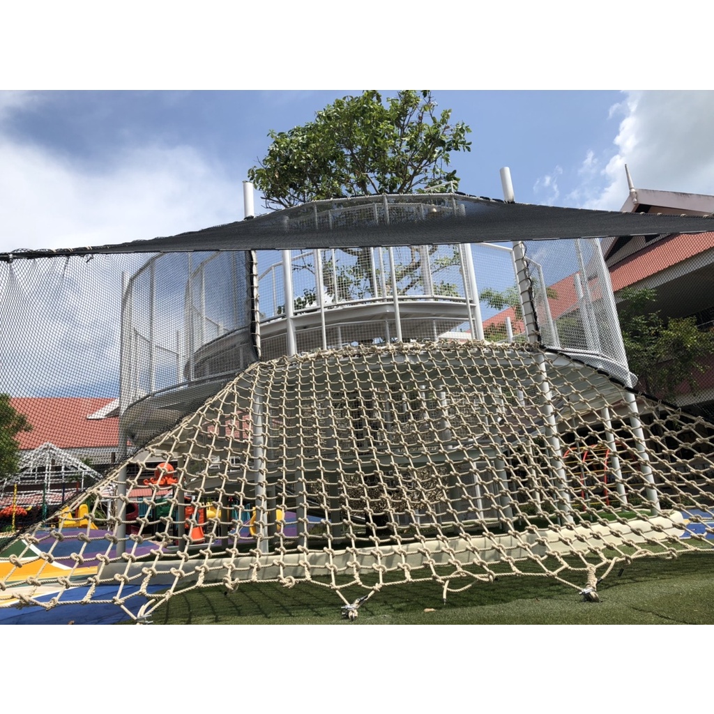 ตาข่ายปีนป่ายตาข่ายค่ายทหาร ปีนป่ายใยยักษ์ 18 มิล ตา 20x20CM.ตาข่ายปีนป่ายฐานลูกเสือเหมาะกับเด็กเล็ก-ผู้ใหญ่ ติดตั้งง่าย
