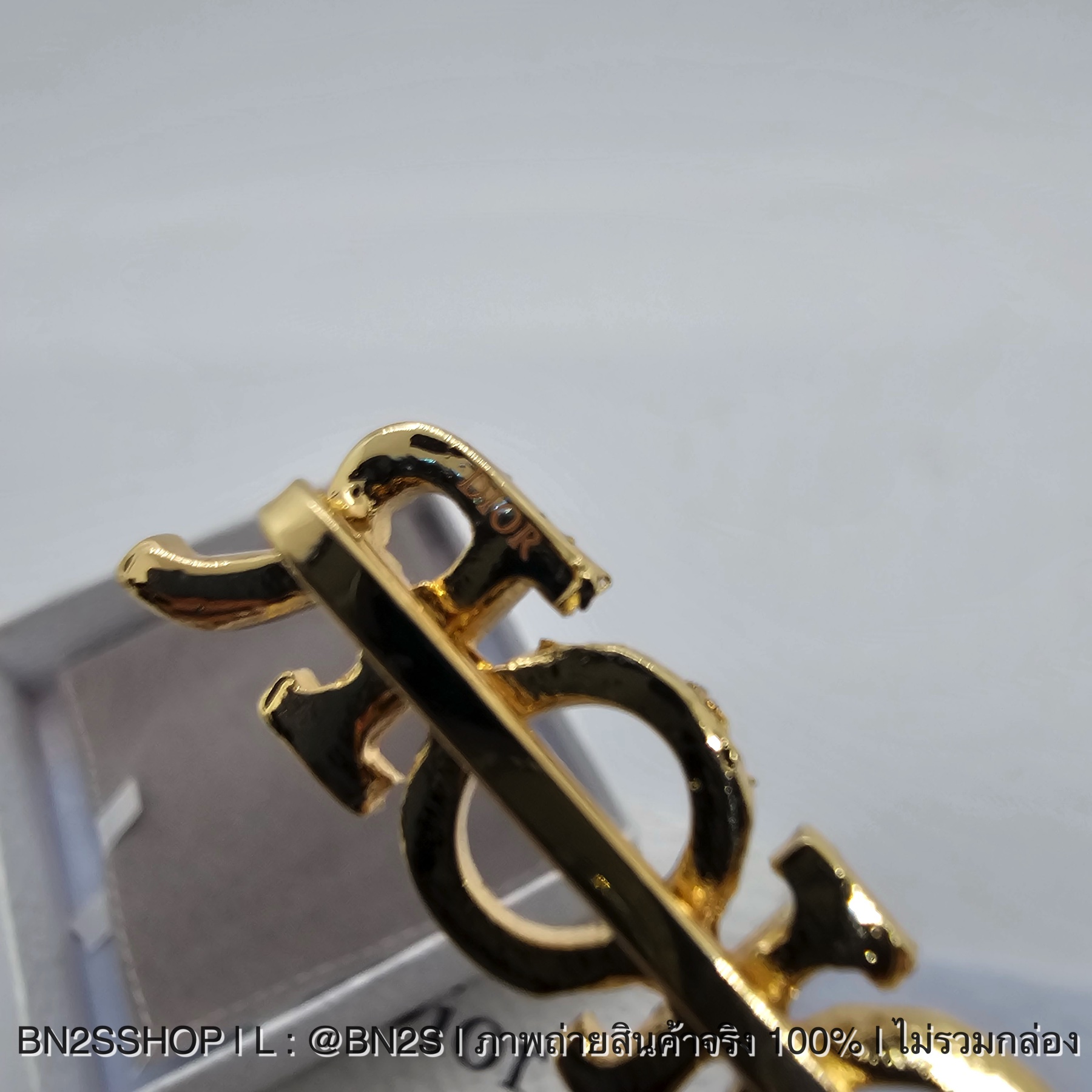 Dior Logo Hair Clip กิ๊บหนีบผมแบบก้านสไลด์ ประดับโลโก้ดิออ ติดเพชร งานปั๊มแบรนด์ พร้อมส่ง