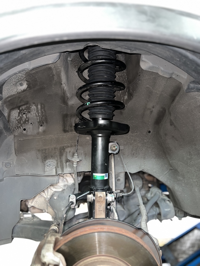 Honda CRV Gen4 | โช้คอัพ Tein EnduraPro Basic | คืนความหนึบแน่น มั่นใจทุกโค้ง - ยางเจริญรุ่งเรือง นนทบุรี Honda CRV Gen4 คันนี้...อัปเกรดความหนึบ คืนความมั่นใจ! ✨ ใครใช้ Honda CRV Gen4 แล้วรู้สึกว่าช่วงล่างเริ่มยวบยาบ โยนตัวมาก หรือไม่มั่นใจเมื่อเข้าโค้ง... ถึงเวลาเปลี่ยนโช้คอัพใหม่ เพื่อการขับขี่ที่มั่นใจและสบายกว่าที่เคย! เราขอแนะนำชุดอัปเกรดโช้คอัพที่ครบจบในชุดเดียว! ติดตั้งโช้คอัพ Tein EnduraPro Basic พร้อมอะไหล่ส่วนควบใหม่ครบชุด สิ่งที่จะได้รับหลังจากติดตั้ง: ฟีลลิ่งหนึบแน่นสไตล์ญี่ปุ่น: โช้คอัพ Tein EnduraPro Basic ให้ความหนึบแน่นที่เหนือกว่าโช้คเดิม แต่ยังคงความนุ่มนวลไว้ เทคโนโลยี H.B.S.: ช่วยดูดซับแรงกระแทกในจังหวะยุบตัวสุด ลดอาการกระดอนเมื่อเจอหลุมหรือคอสะพาน คุณภาพมาตรฐาน OEM: ผลิตจากวัสดุคุณภาพสูง ทนทาน และติดตั้งแทนของเดิมได้ทันที ไม่ต้องดัดแปลง ความมั่นคงที่เพิ่มขึ้น: รถทรงตัวได้นิ่งขึ้น เข้าโค้งมั่นใจ ลดอาการโคลงเคลงของรถ SUV เหมาะสำหรับใคร? เจ้าของ CRV Gen4 ที่ต้องการความหนึบและมั่นคงในการขับขี่ประจำวัน ผู้ที่ต้องการอัปเกรดความทนทานและความปลอดภัยของช่วงล่าง โดยไม่ต้องการโหลดเตี้ย 👉 สำหรับเจ้าของ CRV ที่อยากได้ฟีลลิ่งขับขี่ที่มั่นใจกว่าเดิม Tein EnduraPro Basic คือคำตอบ! 📌 สอบถามข้อมูลเพิ่มเติม หรือนัดหมายเข้ารับบริการ ☎️ : 08-6569-1915 ☎️ : 08-6544-5963 💬 Line id : @88rw 📍 Location : https://goo.gl/maps/HrNUAZXPN94KvxZ98 🌐 Facebook : https://www.facebook.com/88rwtire #Honda #CRV #CRVGen4 #Tein #EnduraPro #โช้คอัพ #ช่วงล่าง #ยางเจริญรุ่งเรือง #นนทบุรี #งามวงศ์วาน #ตั้งศูนย์ #อะไหล่ช่วงล่าง