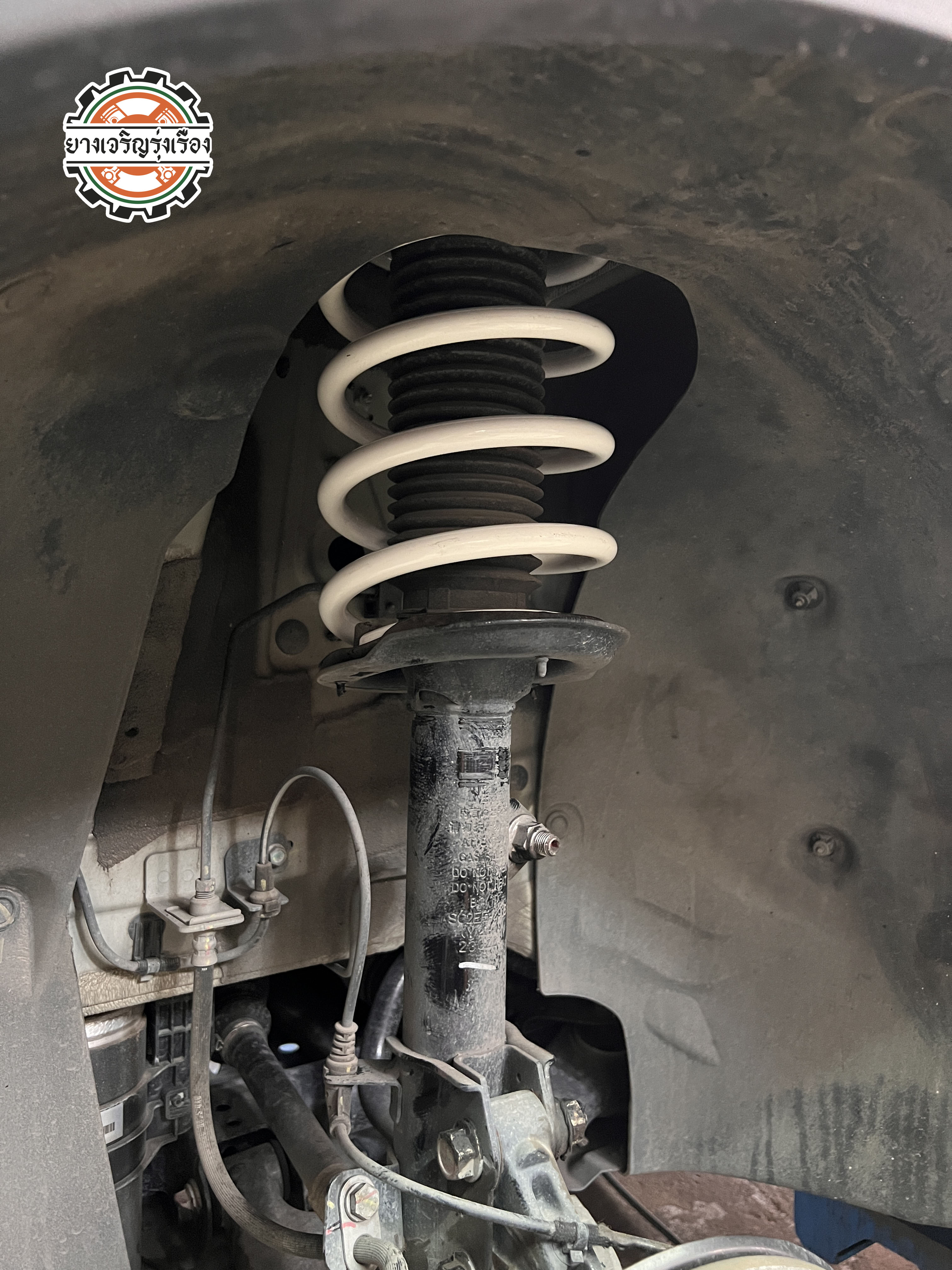 BYD ATTO 3 เติมของเพิ่ม Yss spring performance เพิ่มความกระชับขับสนุกขึ้น นุ่มหนึบลงตัว 🔩พร้อมบริการติดตั้ง + Set up ให้เหมาะกับยาง 🔩 ขับสนุกด้วยบริการ ตั้งศูนย์ละเอียดให้เหมาะกับการใช้งานและลักษณะของช่วงล่าง 𝙊𝙪𝙧 𝙎𝙚𝙧𝙫𝙞𝙘𝙚 บริการทางร้านเรารับทำอะไรบ้าง 🔧 ติดตั้งยางแบบไร้รอย 100% 🔧 บริการสลับยาง ตามอายุ 🔧 มียางรถยนต์ทุกยี่ห้อให้เลือกซื้อ 🔧 เช็คช่วงล่าง แก้ปัญหาให้ตรงจุด 🔧 บริการล้างลิ้นปีกผีเสื้อ 🔧 บริการเช็คระยะรถยนต์ 🔧 เปลี่ยนถ่ายของเหลวทั้งระบบ 🔧 ตั้งศูนย์ด้วยเครื่อง HUNTER นำเข้าจาก USA สอบถามข้อมูลเพิ่มเติม หรือนัดหมายเข้ารับบริการ Tel : 08-6569-1915 Tel : 08-6544-5963 Line id : @88rw Tiktok : https://www.tiktok.com/@88rwycrr Youtube : https://youtube.com/@88rw Facebook : https://www.facebook.com/88rwtire Location : https://goo.gl/maps/HrNUAZXPN94KvxZ98?coh=178573&entry=tt #รถยนต์มีปัญหาไม่รู้ต้องแก้ตรงไหน ทางเรายินดี ตรวจหาปัญหาและหาวิธีแก้ บอกลูกค้าก่อนลงมือทำเสมอราคาเป็นธรรมไม่เอาเปรียบ สบายใจคุณลูกค้า ---------------------------------- ดูแลให้คำปรึกษาทุกปัญหาคาใจ ไม่ทิ้งลูกค้า มีบริการหลังการขาย 【ให้ผู้เชี่ยวชาญของเรา ดูแลรถคุณ】 ร้านยางเจริญรุ่งเรือง ยินดีต้อนรับครับ ---------------------------------- #โช๊คอัพรถยนต์ #monroe #yss #kayaba #profender #ร้านยางเจริญรุ่งเรือง #นนทบุรี #งามวงศ์วาน #amsfix #บริการช่วงล่างรถยนต์ #ซ่อมบำรุงช่วงล่าง #เซทอัพโช๊คอัพรถยนต์