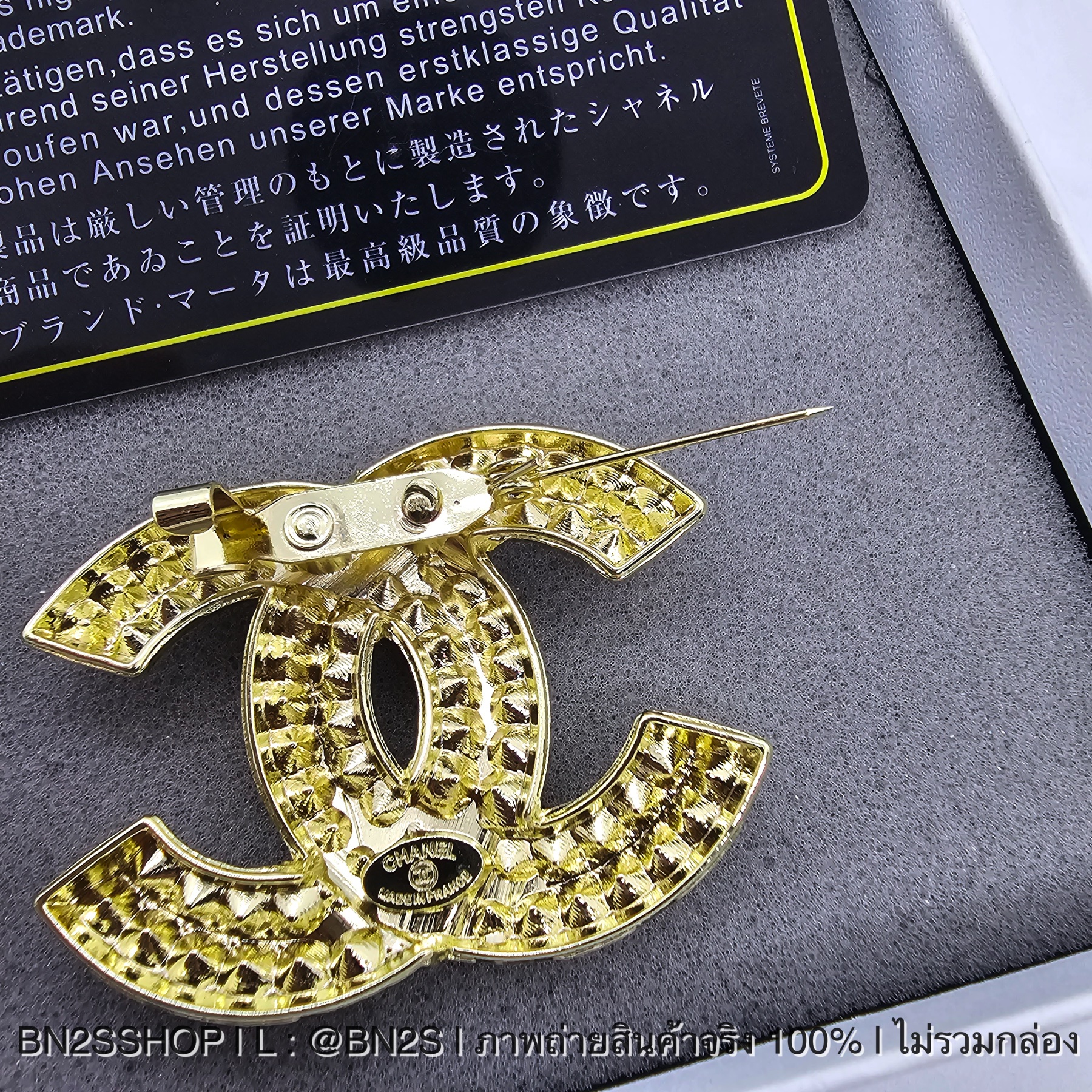 Chanel CC Logo Brooch เข็มกลัดชาแนล ประดับไข่มุก จี้ CC งานปั๊มหลัง