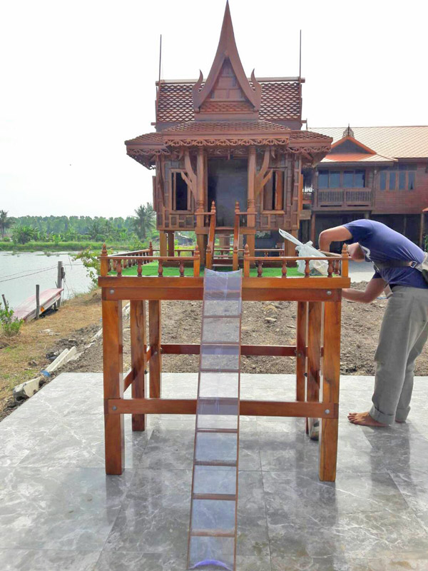 ศาลพระภูมิราคา