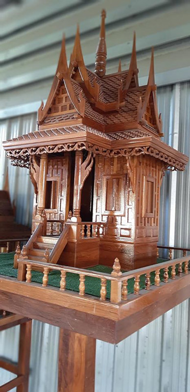 ศาลพระภูมิขนาดใหญ่