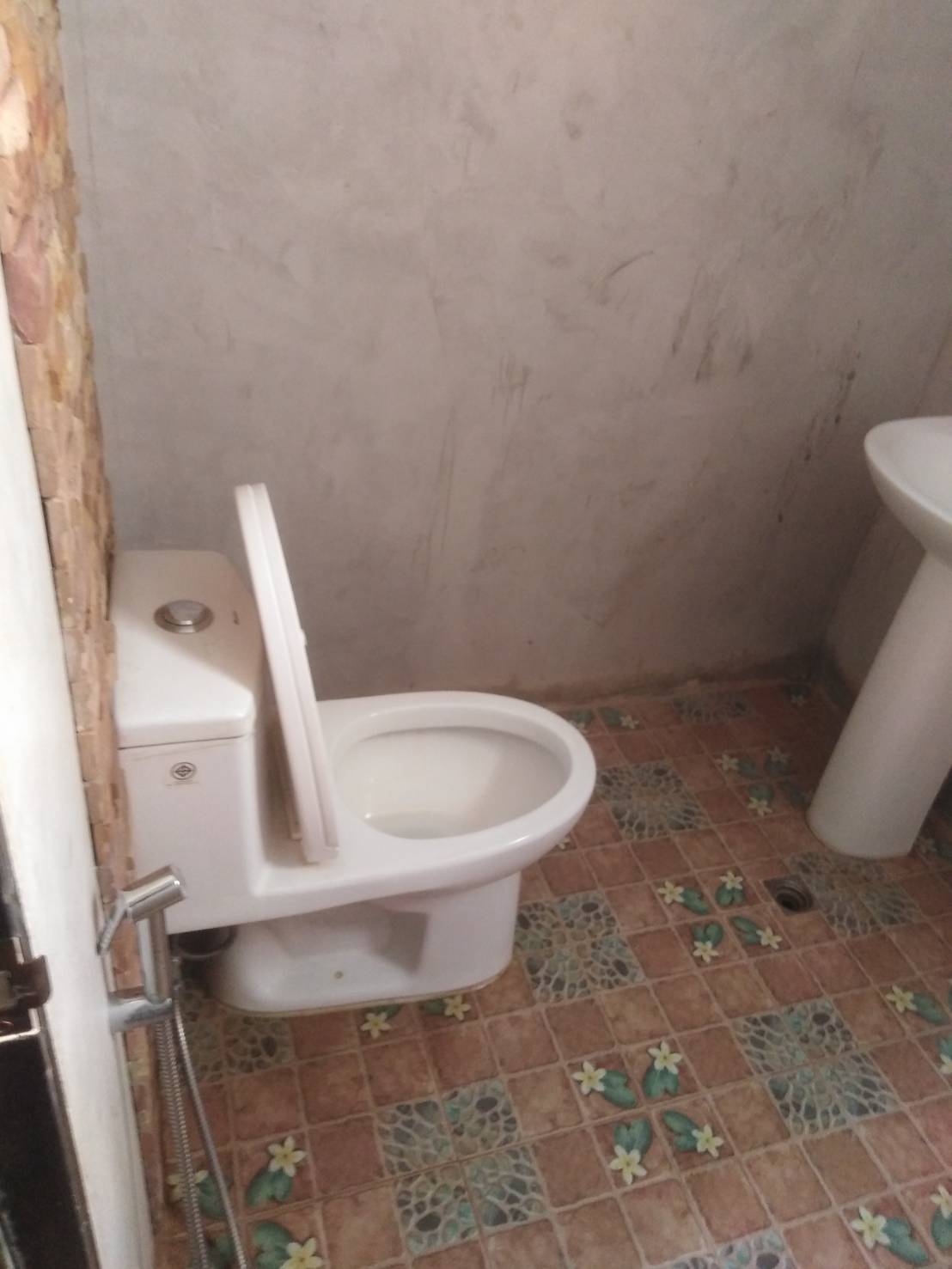 ขายบ้านพัก+หอพัก พร้อมอยู่ ทำเลย์สวย อยู่ใกล้ตลาดไท