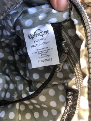 SALE! คิปลิ้ง Kipling กระเป๋าสะพายข้างReth