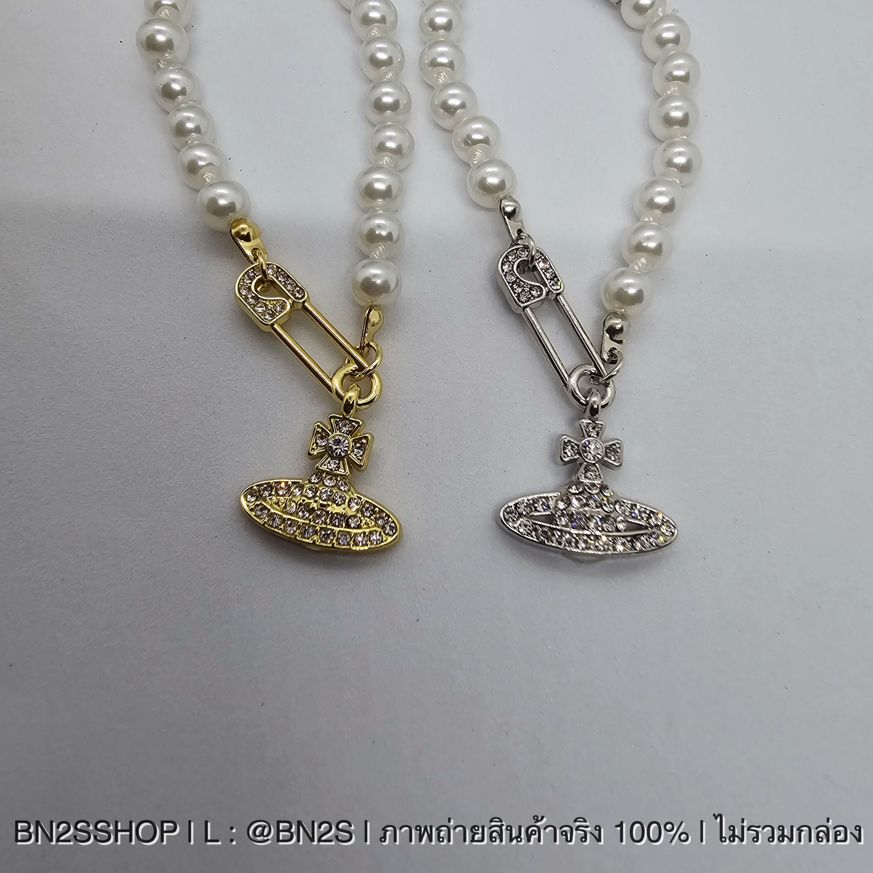 สีเงิน | Vivienne Westwood Lucrece Pearl Bracelet สร้อยข้อมือไข่มุกวิเวียน จี้ดาวเสาร์เข็มกลัด