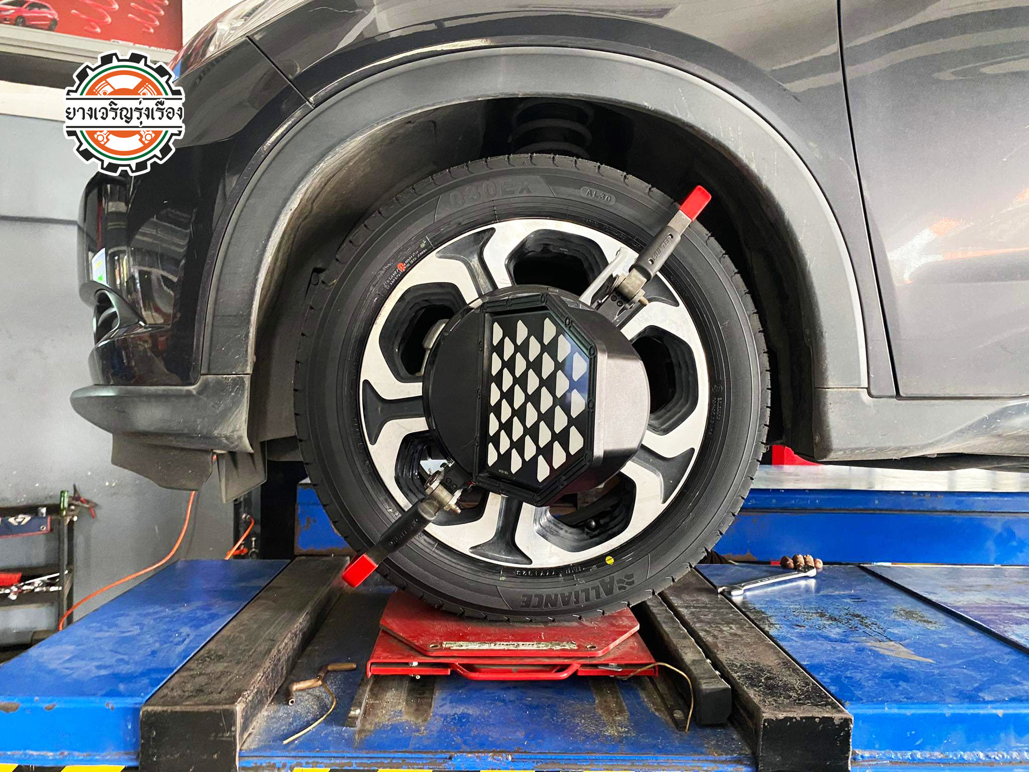 HONDA HRV เปลี่ยนยางรถยนต์ ขอยางผลิตญี่ปุ่น [+] ALLIANCE/AL30 030EX 98W *JAPAN (BY YOKOHAMA) ขนาด 215/55R17 𝙊𝙪𝙧 𝙎𝙚𝙧𝙫𝙞𝙘𝙚 บริการทางร้านเรารับทำอะไรบ้าง 🔧 ติดตั้งยางแบบไร้รอย 100% 🔧 บริการสลับยาง ตามอายุ 🔧 มียางรถยนต์ทุกยี่ห้อให้เลือกซื้อ 🔧 เช็คช่วงล่าง แก้ปัญหาให้ตรงจุด 🔧 บริการล้างลิ้นปีกผีเสื้อ 🔧 บริการเช็คระยะรถยนต์ 🔧 เปลี่ยนถ่ายของเหลวทั้งระบบ 🔧 ตั้งศูนย์ด้วยเครื่อง HUNTER นำเข้าจาก USA สอบถามข้อมูลเพิ่มเติม หรือนัดหมายเข้ารับบริการ Tel : 08-6569-1915 Tel : 08-6544-5963 Line id : @88rw Tiktok : https://www.tiktok.com/@88rwycrr Youtube : https://youtube.com/@88rw Facebook : https://www.facebook.com/88rwtire Location : https://goo.gl/maps/HrNUAZXPN94KvxZ98?coh=178573&entry=tt #รถยนต์มีปัญหาไม่รู้ต้องแก้ตรงไหน ทางเรายินดี ตรวจหาปัญหาและหาวิธีแก้ บอกลูกค้าก่อนลงมือทำเสมอราคาเป็นธรรมไม่เอาเปรียบ สบายใจคุณลูกค้า ---------------------------------- ดูแลให้คำปรึกษาทุกปัญหาคาใจ ไม่ทิ้งลูกค้า มีบริการหลังการขาย 【ให้ผู้เชี่ยวชาญของเรา ดูแลรถคุณ】 ร้านยางเจริญรุ่งเรือง ยินดีต้อนรับครับ ---------------------------------- #โช๊คอัพรถยนต์ #monroe #yss #kayaba #profender #ร้านยางเจริญรุ่งเรือง #นนทบุรี #งามวงศ์วาน #amsfix #บริการช่วงล่างรถยนต์ #ซ่อมบำรุงช่วงล่าง #เซทอัพโช๊คอัพรถยนต์