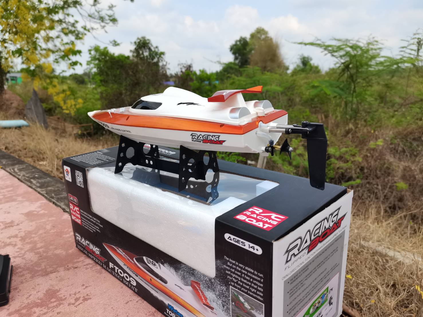 เรือเร็วบังคับวิทยุ FT009 RC SPEED30KMH 2.4GHZ RACING BOAT สินค้าชุดพร้อมเล่น