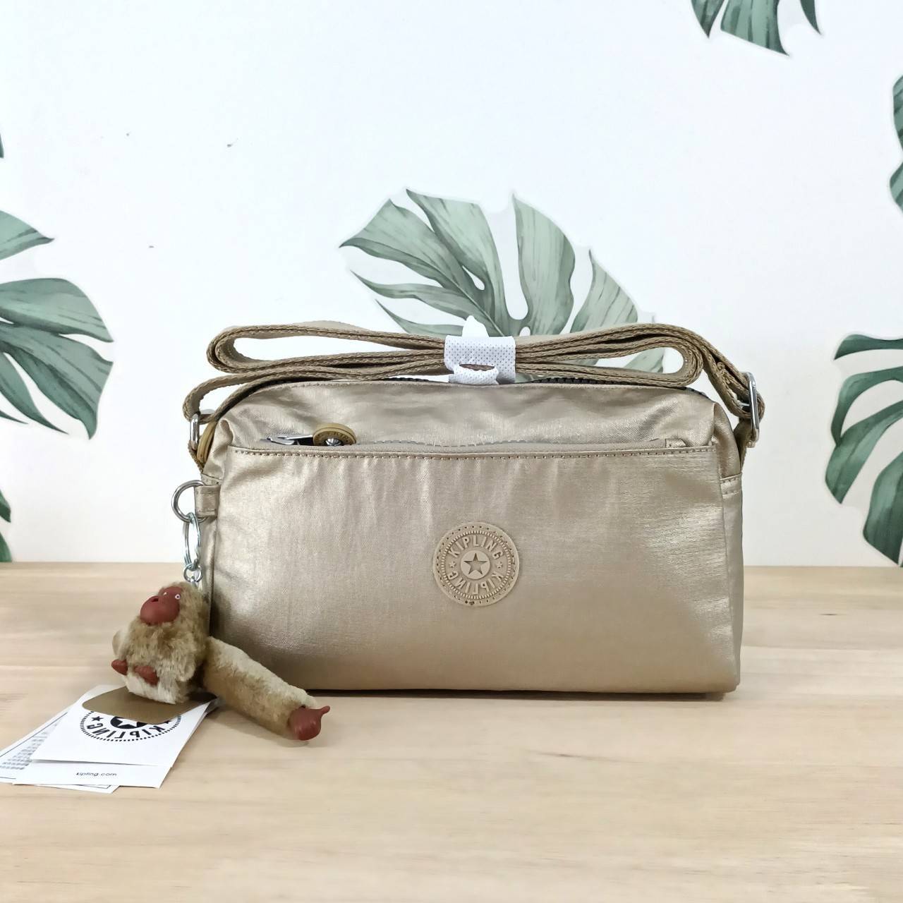 KIPLING คิปลิ้ง K16217 Seoul up sling bag คิปลิง กระเป๋าสะพายไหล่