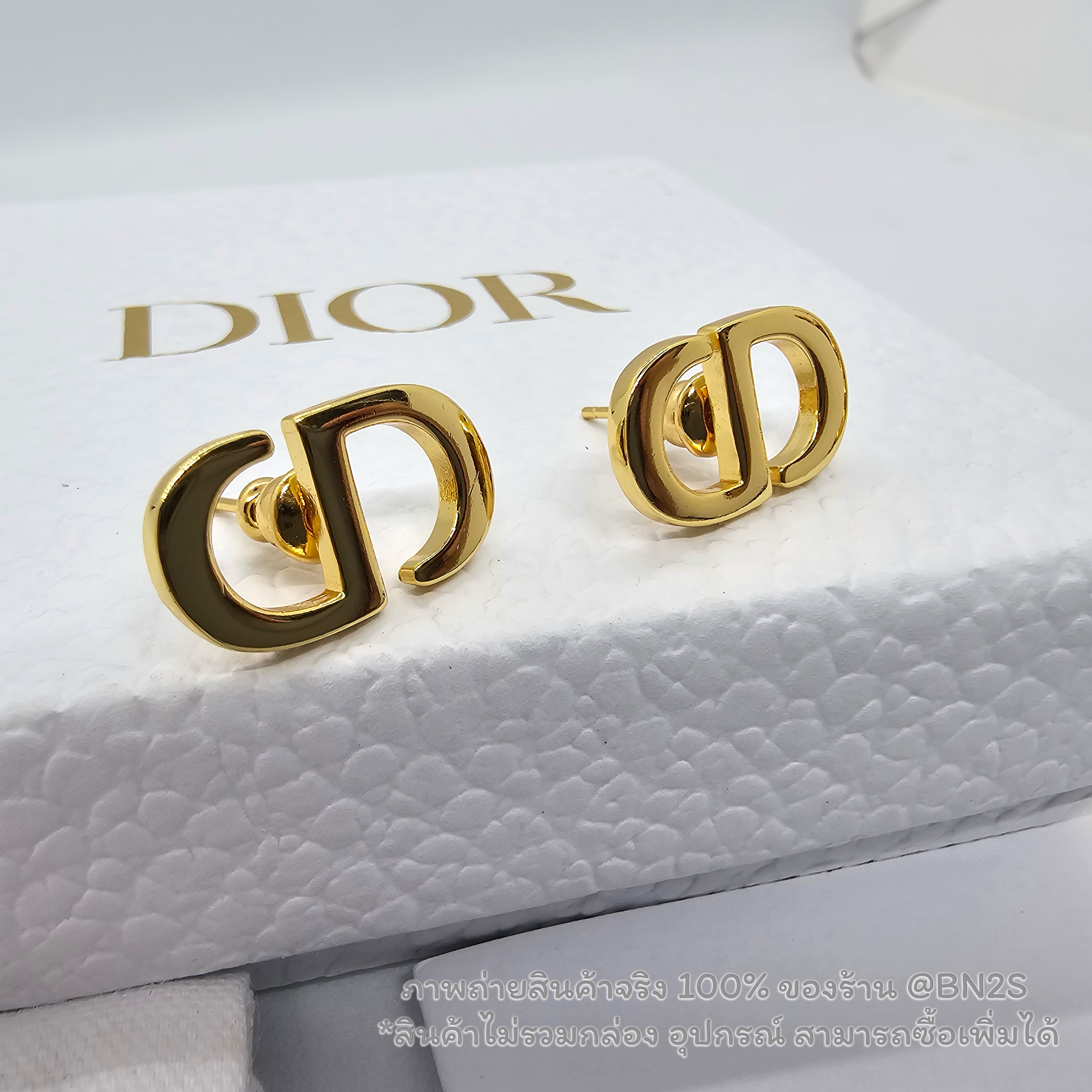 [ออริ] CD PETIT CD STUD EARRINGS มาใหม่ต่างหูสีทอง โลโก้ CD ปั๊มหลัง พร้อมจัดส่งในไทย ฟรีถุงกระาษ ซองซิปล็อค
