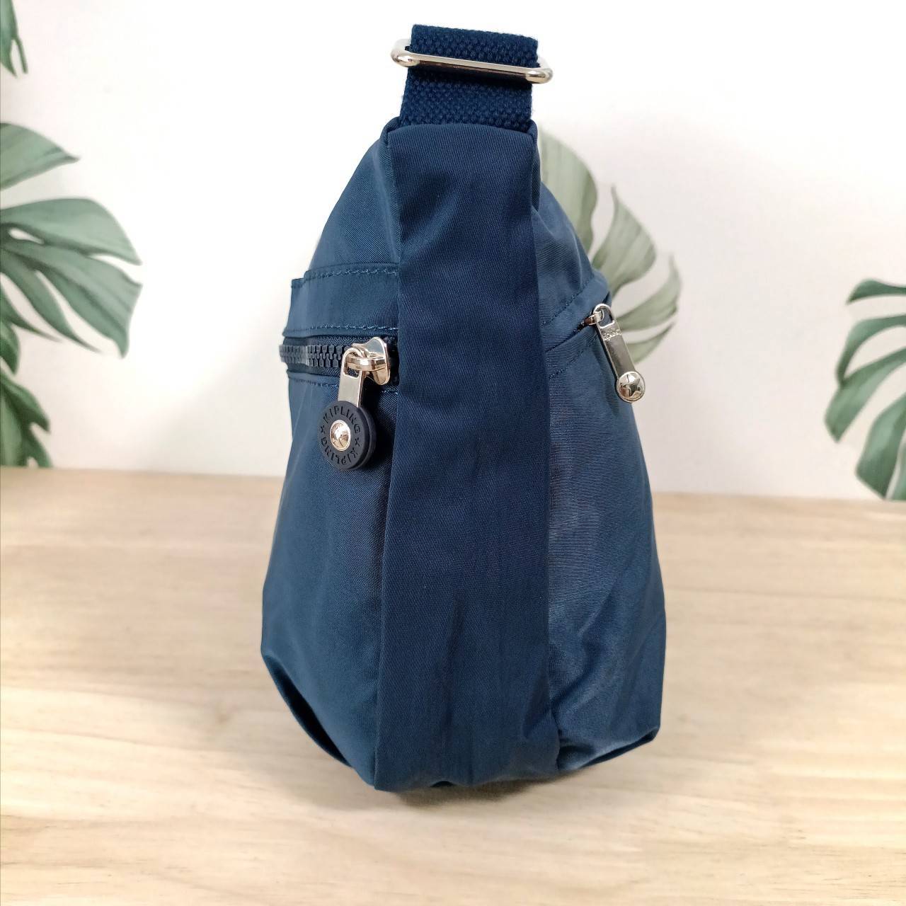 กระเป๋าคิปลิ้ง KIPLING กระเป๋าสะพายข้าง รุ่น Izellah