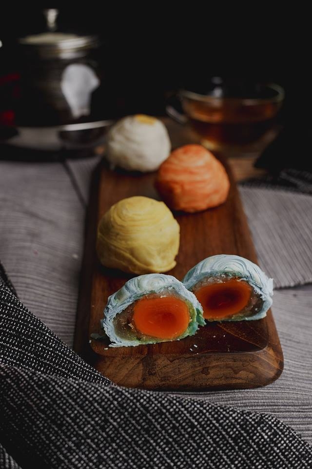 ขนมเปี๊ยะกล่องใหญ่ 16 ลูก