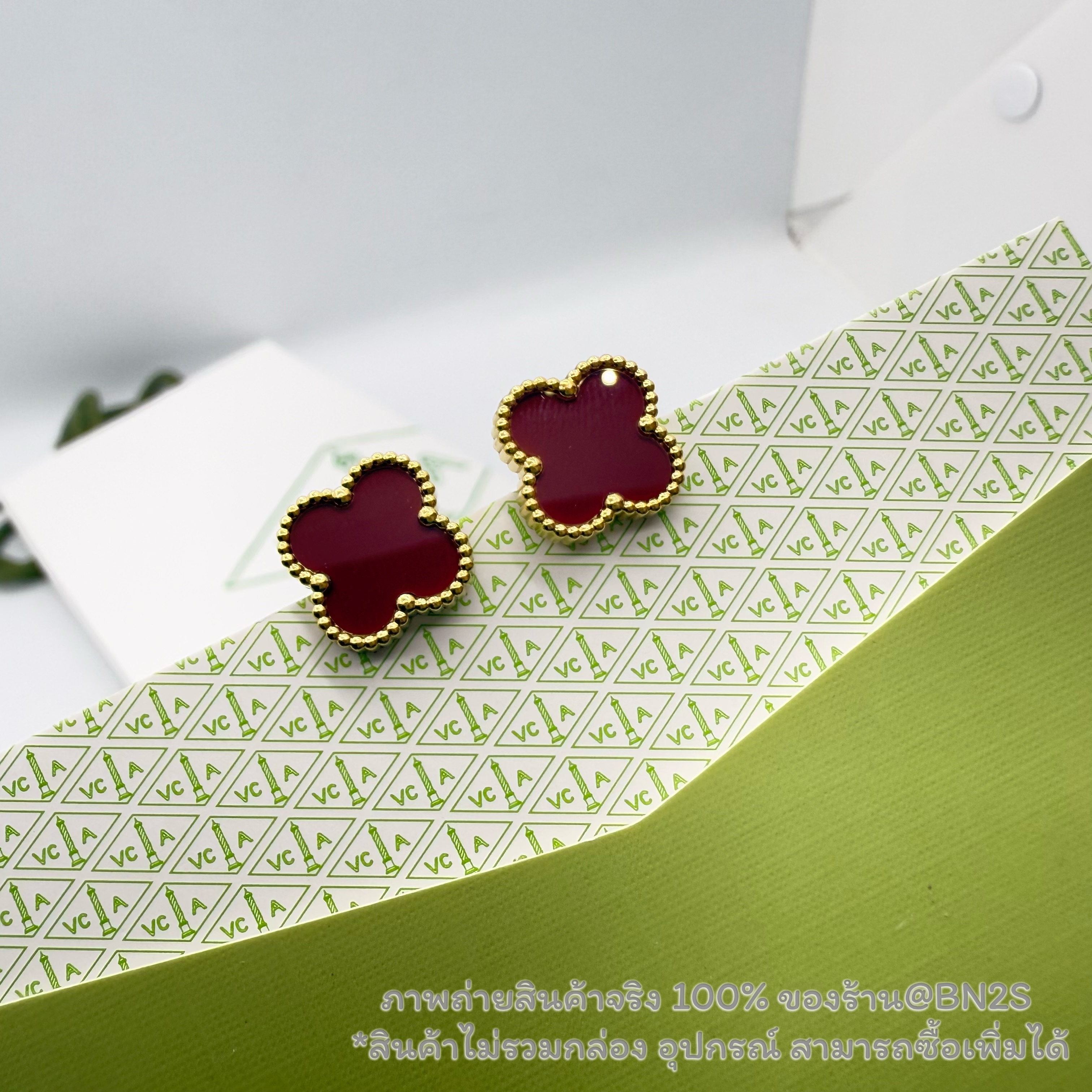 สีแดง | V C & A Alhambra earrings ต่างหูรูปใบโคลเวอร์ สไตล์แวนคีฟ พร้อมส่ง 5 สี อะไหล่สีทอง งานสแตนเลส ไม่ดำ ก้านเเข็ง ไม่รวมกล่อง อุปกรณ์ ไม่ปั๊มแบรนด์ สำเนา สำเนา