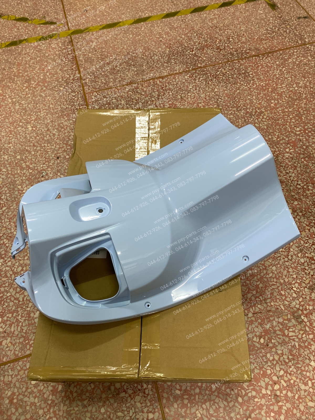 บังลม ตัวใน SCOOPY/17 แท้ๆ สีฟ้านม (B381) 81141-K93-N00ZS Honda