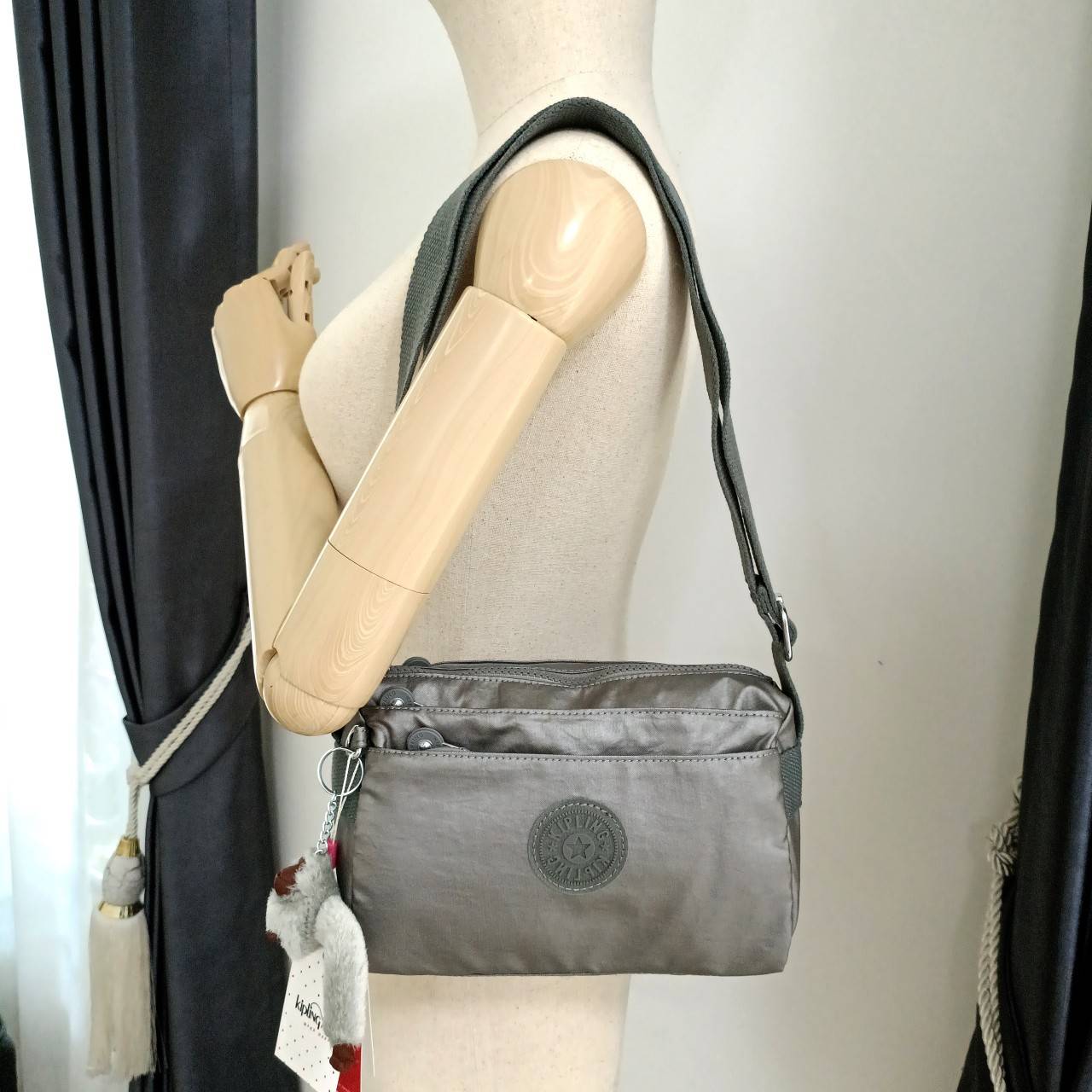 กระเป๋าสะพายkipling ผ้าไนล่อน คิปลิ้ง กระเป๋าคิปริ้ง outlet แท้