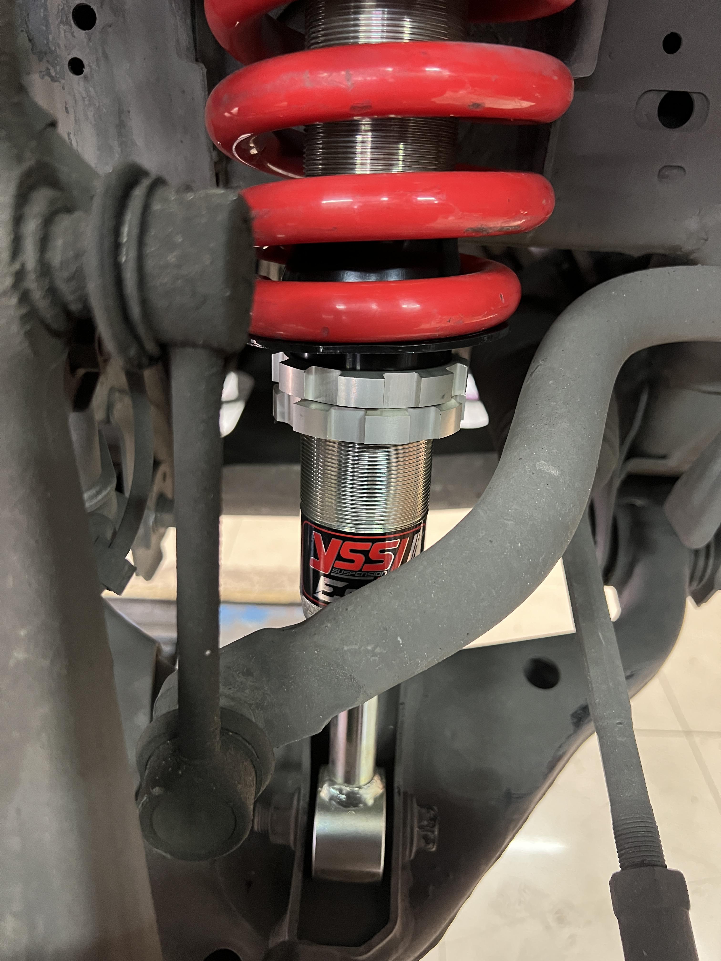 TOYOTA FORTUNER เปลี่ยนโช้คอัพอัพเกรดช่วงล่าง [+] YSS E SERIES monotube นุ่มนวล วาล์วแปรผันอัตโนมัติ [+] YSS Spring performnace โทร : 08-6569-1915 บุ๊ก Line id : @88rw Location : https://goo.gl/maps/HrNUAZXPN94KvxZ98? รถยนต์มีปัญหาไม่รู้ต้องแก้ตรงไหน ทางเรายินดี ตรวจหาปัญหาและหาวิธีแก้ บอกลูกค้าก่อนลงมือทำเสมอด้วยราคาเป็นธรรม เวลาบริการ วันจันทร์-วันอาทิตย์ 09:00 น. - 17.30 น. #YSS #ysseseries #โช้คอัพ #ช่วงล่าง #โช๊ค #ยางรถยนต์
