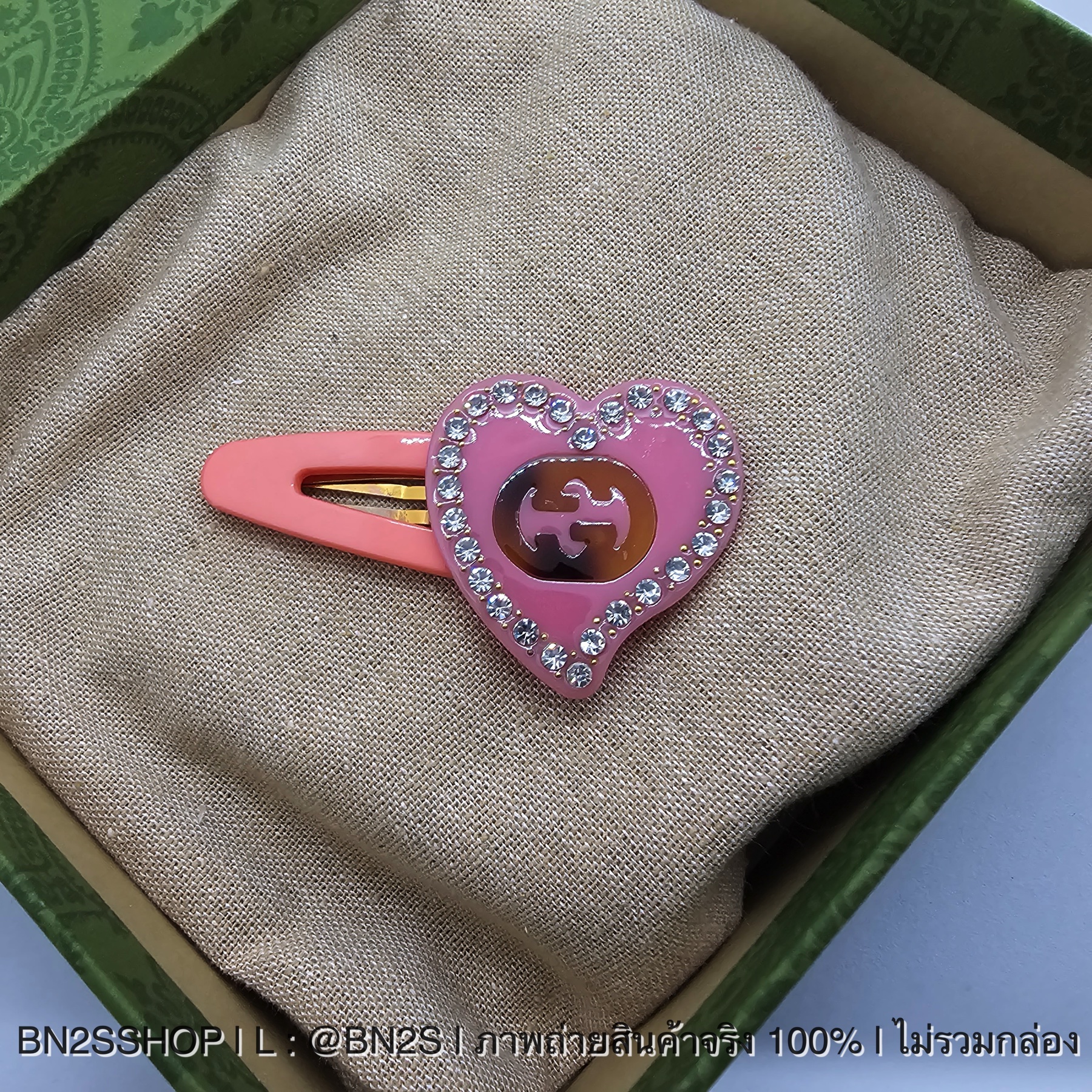 สีชมพู | Gucci Hair clip with GG and heart detail กิ๊บหนีบผมหัวใจ ฝังเพชร กุชชี่