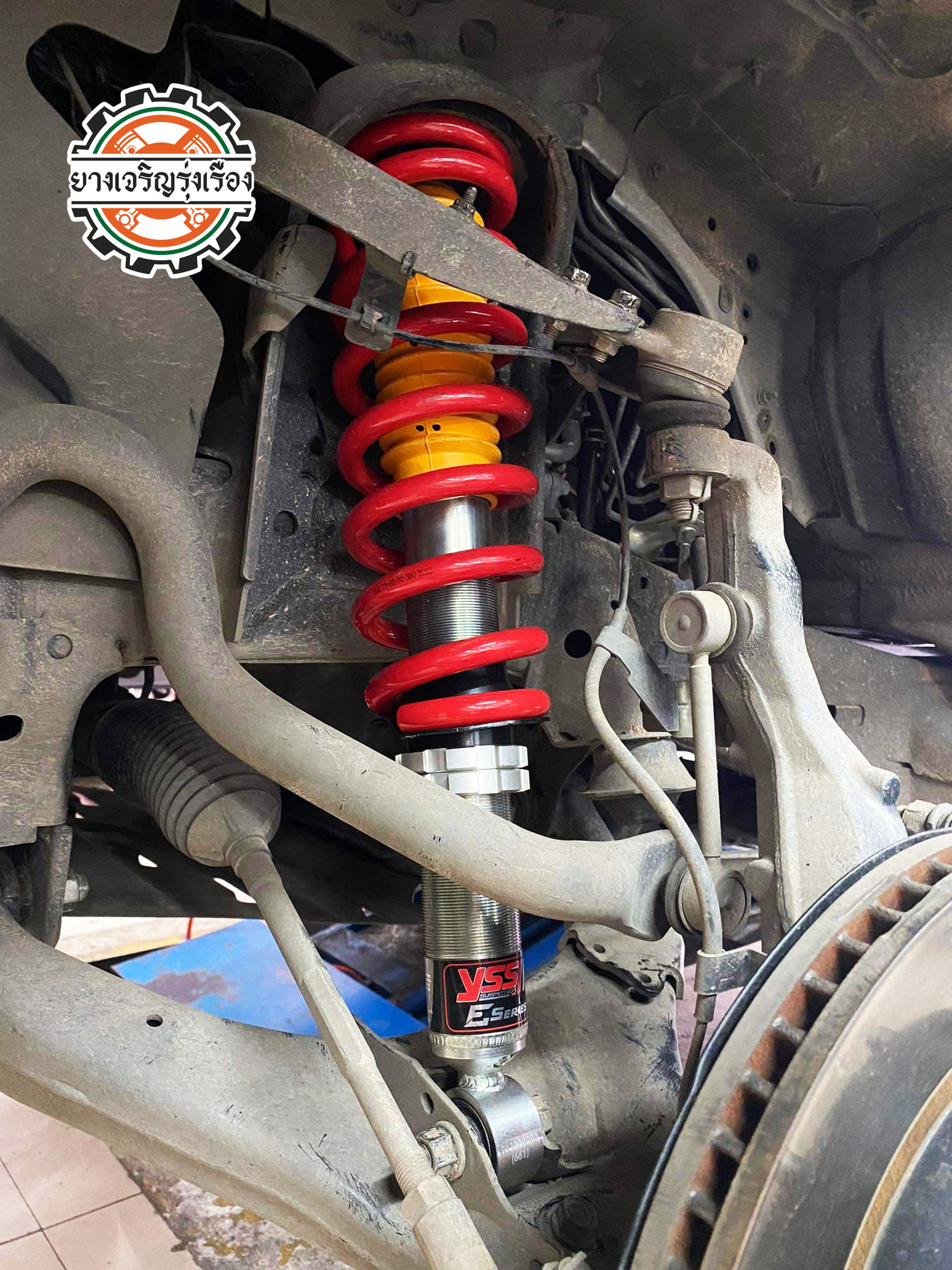 ISUZU MU-X รถเดิมๆ เพิ่มเติมด้วยโช๊คอัพเทพๆสักชุด ขับสนุกขึ้นแน่นอน เน้นใช้งานประจำวัน เดินทางไกลนุ่มนวล เสริมสมรรถนะช่วงล่างให้เต็มที่ด้วย.. [+] YSS E Series เซ็ทโช๊คอัพ หน้า/หลัง ล้อเดิม ยางเดิม ก็ขับสนุกได้ [+] พร้อมบริการติดตั้ง + Set up ให้เหมาะกับยาง [+] ขับสนุกด้วยบริการ ตั้งศูนย์ละเอียดให้เหมาะกับการใช้งานและลักษณะของช่วงล่าง --------------------------------- โทร : 08-6544-5963 บุ๊ก และทีมงาน ยินดีต้อนรับครับ 𝙊𝙪𝙧 𝙎𝙚𝙧𝙫𝙞𝙘𝙚 บริการทางร้าน เรารับทำอะไรบ้าง 🔧 ติดตั้งยางแบบไร้รอย 100% 🔧 บริการสลับยาง ตามอายุ 🔧 มียางรถยนต์ทุกยี่ห้อให้เลือกซื้อ 🔧 เช็คช่วงล่าง แก้ปัญหาให้ตรงจุด 🔧 บริการล้างลิ้นปีกผีเสื้อ 🔧 บริการเช็คระยะรถยนต์ 🔧 เปลี่ยนถ่ายของเหลวทั้งระบบ 🔧 ตั้งศูนย์ด้วยเครื่อง HUNTER นำเข้าจาก USA #รถยนต์มีปัญหาไม่รู้ต้องแก้ตรงไหน ทางเรายินดี ตรวจหาปัญหาและหาวิธีแก้ บอกลูกค้าก่อนลงมือทำเสมอราคาเป็นธรรมไม่เอาเปรียบ สบายใจคุณลูกค้า ---------------------------------- ดูแลให้คำปรึกษาทุกปัญหาคาใจ ไม่ทิ้งลูกค้า มีบริการหลังการขาย 【ให้ผู้เชี่ยวชาญของเรา ดูแลรถคุณ】 ร้านยางเจริญรุ่งเรือง ยินดีต้อนรับครับ ---------------------------------- #โช๊คอัพรถยนต์ #monroe #yss #kayaba #profender #ร้านยางเจริญรุ่งเรือง #นนทบุรี #งามวงศ์วาน #amsfix #บริการช่วงล่างรถยนต์ #ซ่อมบำรุงช่วงล่าง #เซทอัพโช๊คอัพรถยนต์