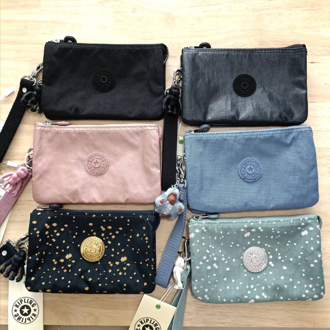 กระเป๋าคล้องมือ Kipling Creativity Large Pouch คิปลิ้ง