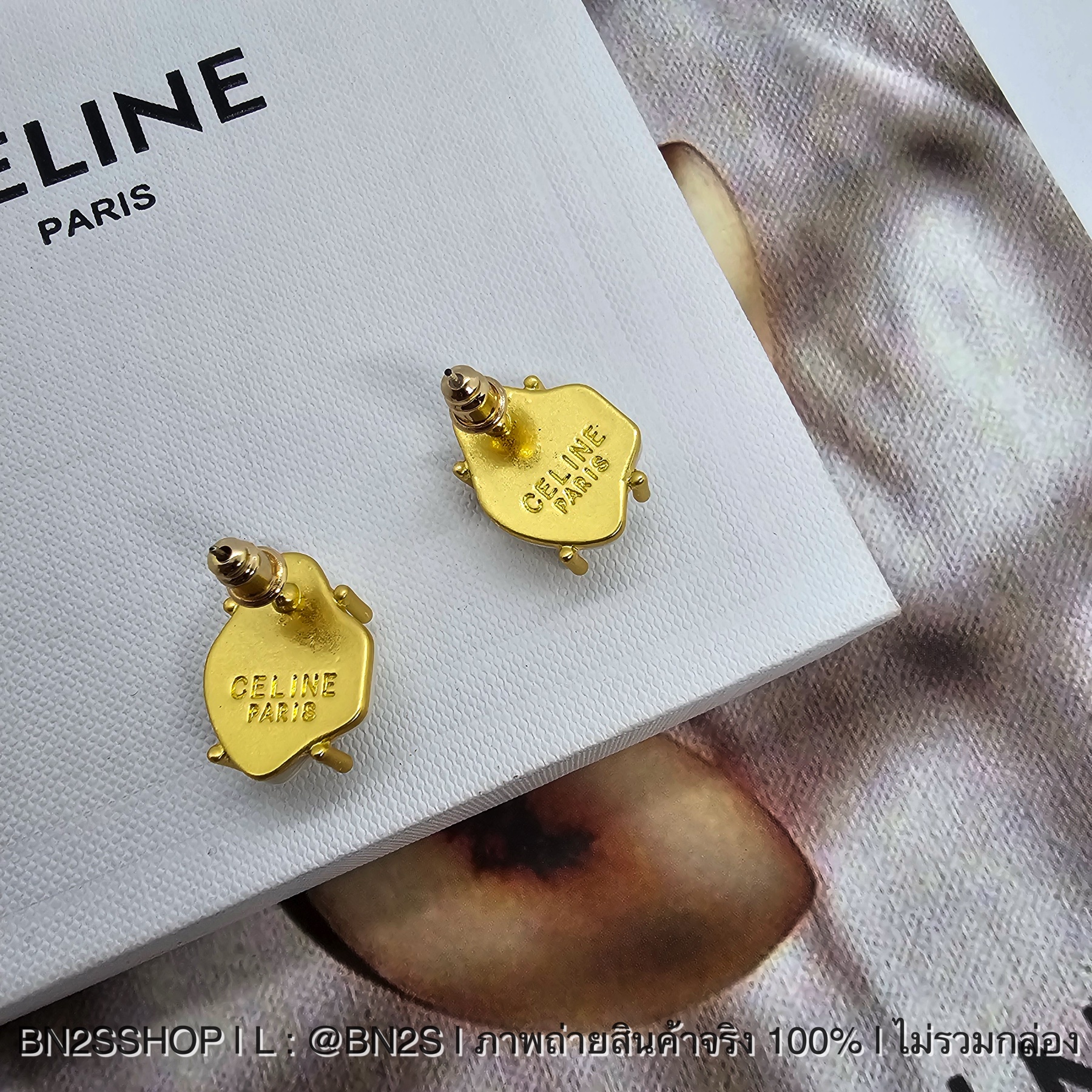 ต่างหูซีลีน จี้หินไข่มุกสีขาว งานปั๊มแบรนด์ด้านหลัง