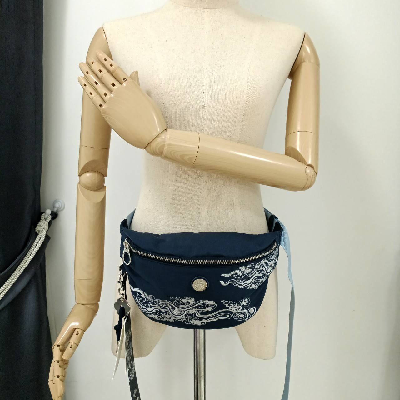 กระเป๋าคาดอก KIPLING กระเป๋าคาดเอว คิปลิ้ง Youngle Palace waist bag