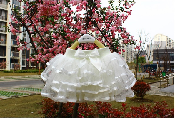 กระโปรงสีขาว ซ้อนหลายชั้น พลิ้วสวยหวาน