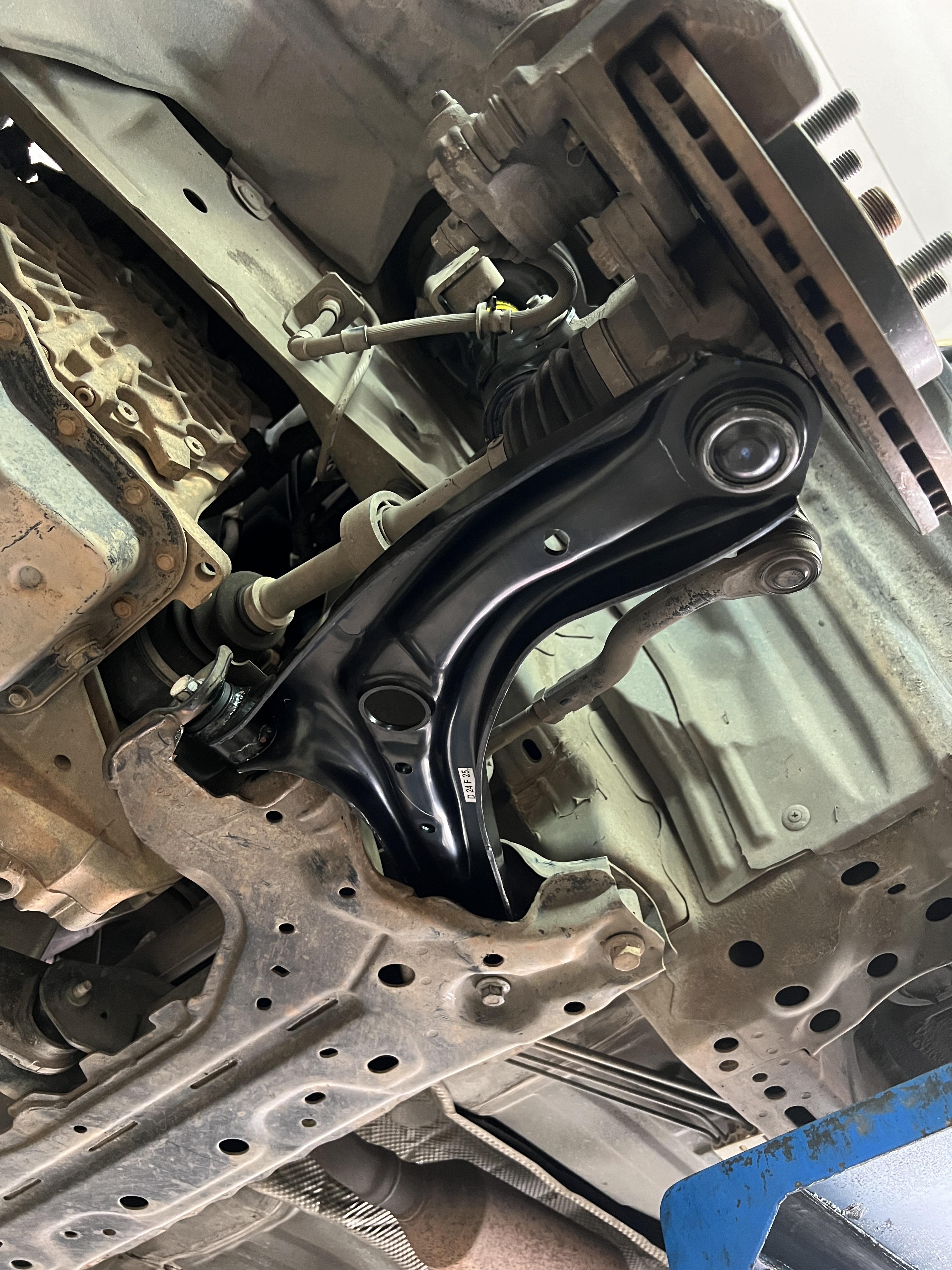 MAZDA 2 DE เปลี่ยนโช้คอัพ พร้อมปีกนกล่างตรงรุ่น อะไหล่ครบคัน [+] MONROE พร้อมอะไหล่ตรงรุ่น [+] ปีกนกล่างแท้ เบิกศูนย์ *เพื่อความรวดเร็วนัดหมายก่อนเข้ารับบริการครับ 𝙊𝙪𝙧 𝙎𝙚𝙧𝙫𝙞𝙘𝙚 บริการทางร้านเรารับทำอะไรบ้าง 👉มียางรถยนต์ทุกยี่ห้อให้เลือกซื้อ 👉โช้คอัพ สปริง 👉เช็คช่วงล่าง แก้ปัญหาให้ตรงจุด 👉ติดตั้งยางแบบไร้รอย 100% 👉บริการสลับยาง ตามอายุ 👉บริการล้างลิ้นปีกผีเสื้อ 👉บริการเช็คระยะรถยนต์ 👉เปลี่ยนถ่ายของเหลวทั้งระบบ 👉ตั้งศูนย์ด้วยเครื่อง HUNTER นำเข้าจาก USA สอบถามข้อมูลเพิ่มเติม หรือนัดหมายเข้ารับบริการ ☎️ : 08-6569-1915 ☎️ : 08-6544-5963 Line id : @88rw Facebook : https://www.facebook.com/88rwtire Location : https://goo.gl/maps/HrNUAZXPN94KvxZ98? #รถยนต์มีปัญหาไม่รู้ต้องแก้ตรงไหน ทางเรายินดี ตรวจหาปัญหาและหาวิธีแก้ บอกลูกค้าก่อนลงมือทำเสมอราคาเป็นธรรม #monroe