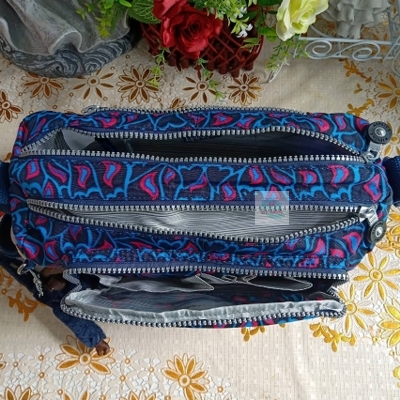 SALE! คิปลิ้ง Kipling กระเป๋าสะพายข้างReth