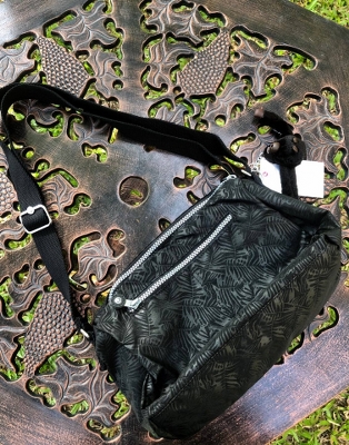 SALE! คิปลิ้ง Kipling กระเป๋าสะพายข้างReth