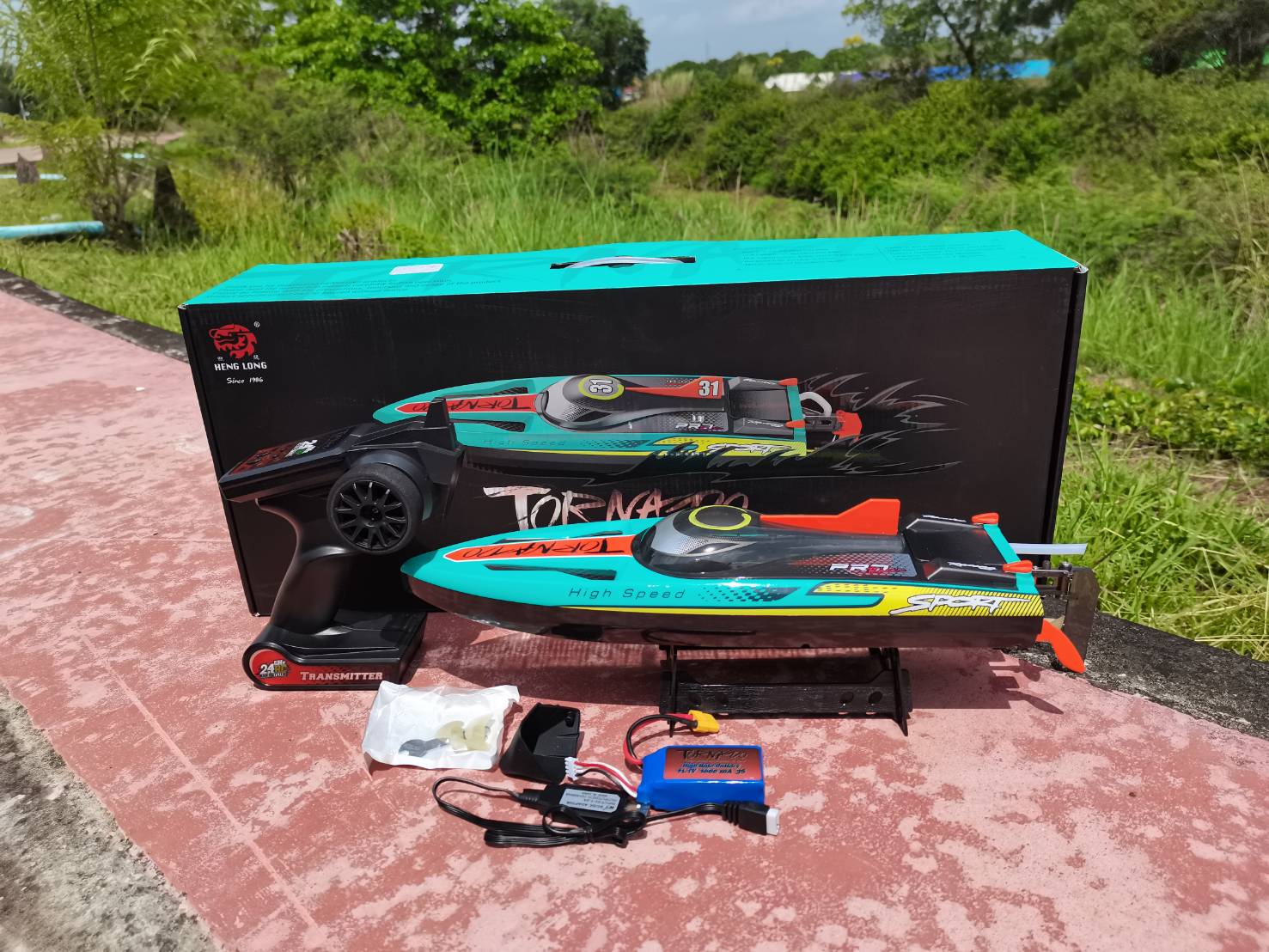 เรือบังคับวิทยุ Heng Long 2.4G รุ่น 3789 48KM/H มอเตอร์บรัชเลส 2900KV พลังแรงสูง ชุดพร้อมเล่น มีระบบระบายความร้อนด้วยน้ำ