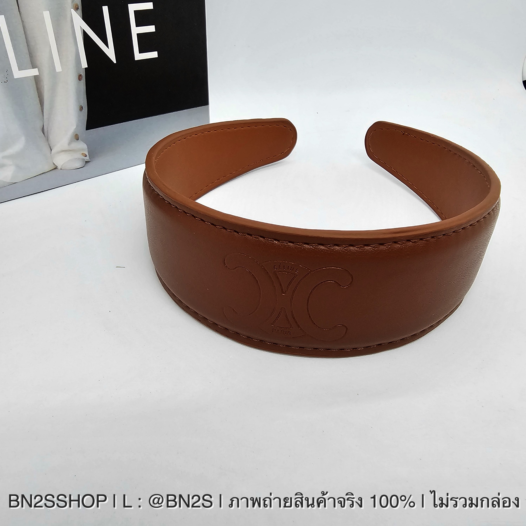 สีน้ำตาล | CELINE Cuir Headband in Calfskin Leather ที่คาดผมลายปัม CL งานหนังสีน้ำตาล งานปั๊ม หนังนุ่มมือมาก ถ่ายจากสินค้าจริง