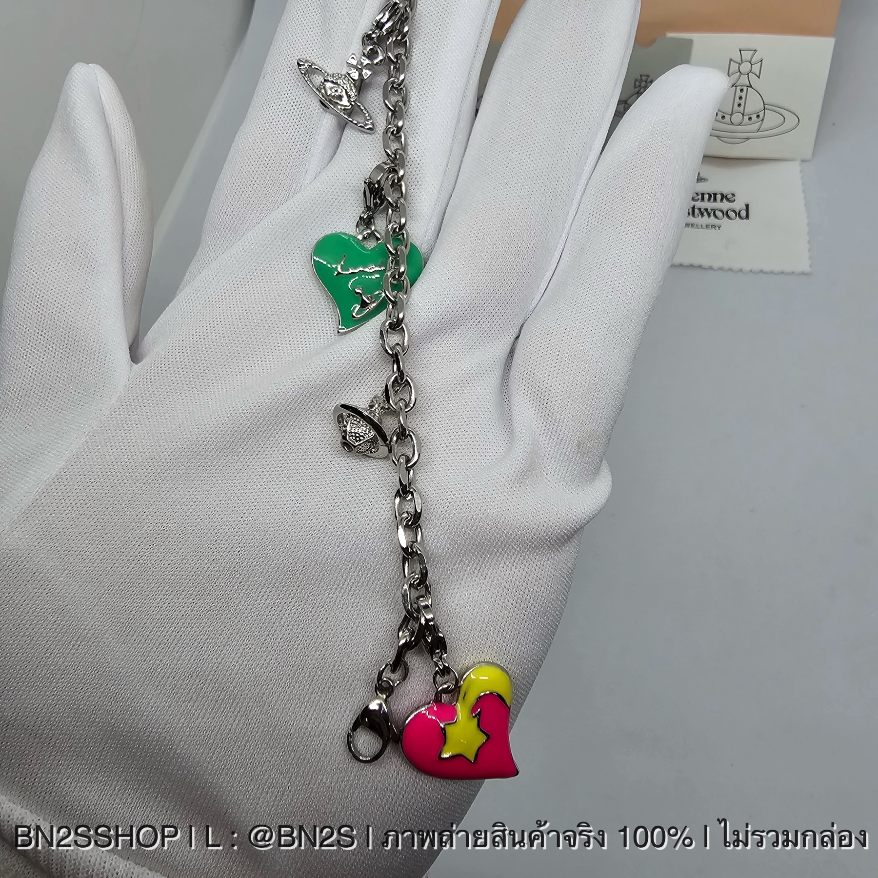 Vivienne Westwood Orb Charm สร้อยข้อมือ ห้อจี้ชาร์มหัวใจ ดาวเสาร์