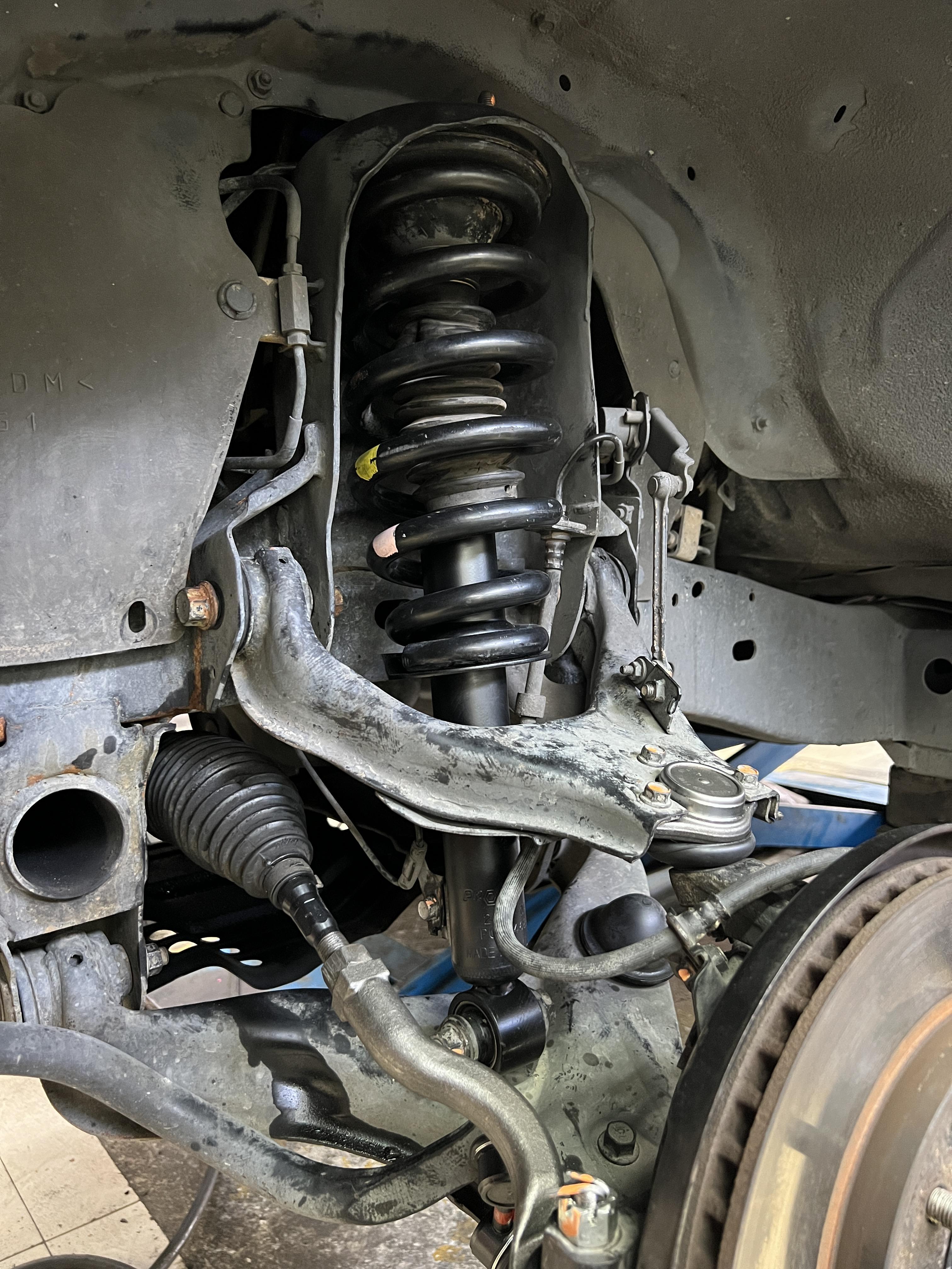 MITSUBISHI PAJERO ซ่อมบำรุงช่วงล่าง [+] ลูกหมากตอง5ญี่ปุ่นแท้ [+] PROFENDER PG5 สอบถามข้อมูลเพิ่มเติม หรือนัดหมาย โทร : 08-6569-1915 บุ๊ก Line id : @88rw Location : https://goo.gl/maps/HrNUAZXPN94KvxZ98? รถยนต์มีปัญหาไม่รู้ต้องแก้ตรงไหน ทางเรายินดี ตรวจหาปัญหาและหาวิธีแก้ บอกลูกค้าก่อนลงมือทำเสมอด้วยราคาเป็นธรรม เวลาบริการ วันจันทร์-วันอาทิตย์ 09:00 น. - 17.30 น. #ลูกหมากตอง5 #Profender #โช้คอัพ #ช่วงล่าง #โช๊ค #ยางรถยนต์