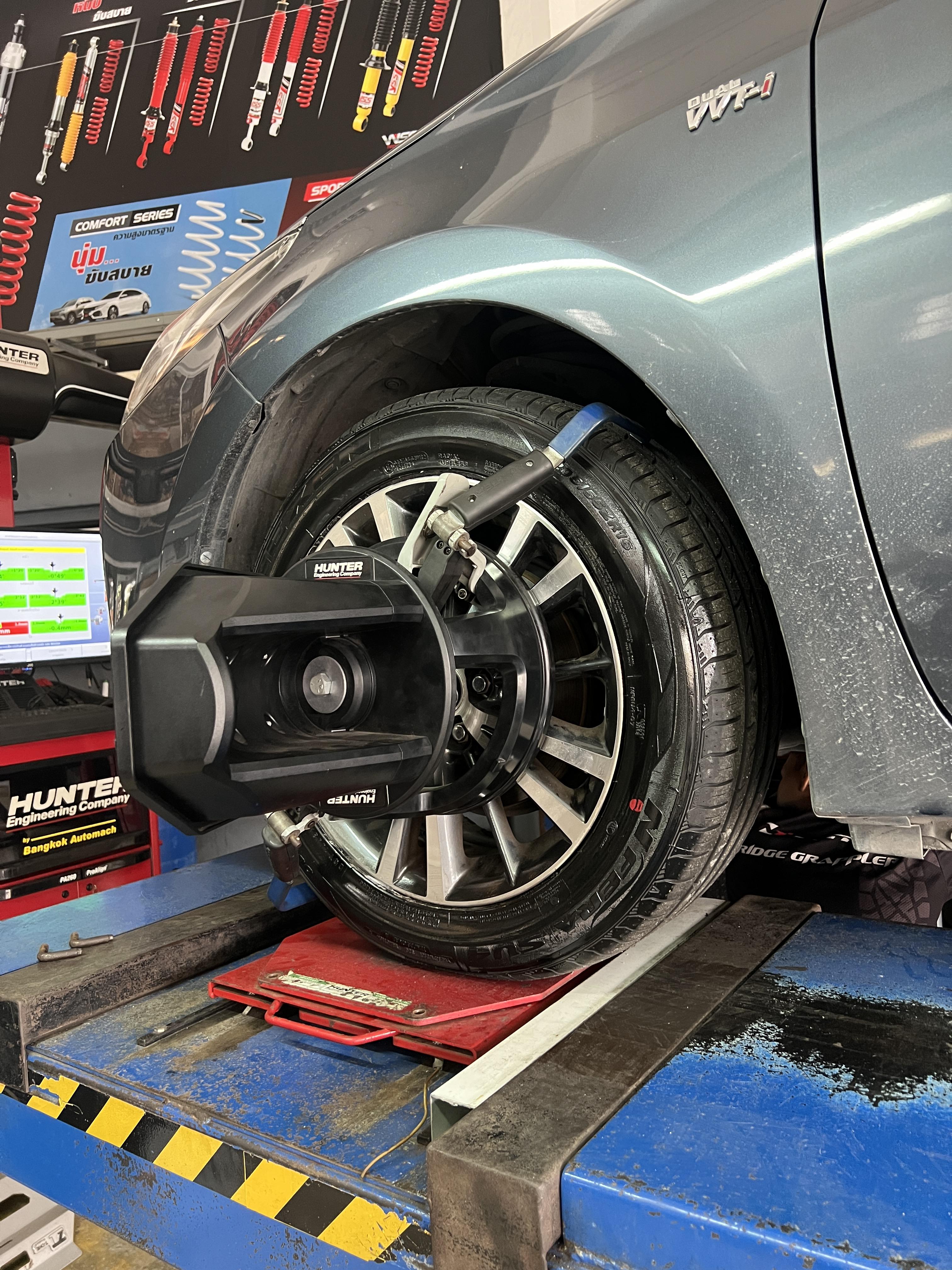 TOYOTA ALTIS เปลี่ยนยาง [+] NEXEN SU4 205/55R16 *เฉาพาะ NEXEN Pirelli ประกันยาง 1 ปี หรือ 25,000 กม. บาด บวม เบียด แตก ระเบิด เปลี่ยนเส้นใหม่ ครับ Location : https://goo.gl/maps/HrNUAZXPN94KvxZ98? รถยนต์มีปัญหาไม่รู้ต้องแก้ตรงไหน ทางเรายินดี ตรวจหาปัญหาและหาวิธีแก้ บอกลูกค้าก่อนลงมือทำเสมอด้วยราคาเป็นธรรม เวลาบริการ วันจันทร์-วันอาทิตย์ 09:00 น. - 17.30 น. #ToyotaAltis #nexen #โช้คอัพ #ช่วงล่าง #โช๊ค #ยางรถยนต์