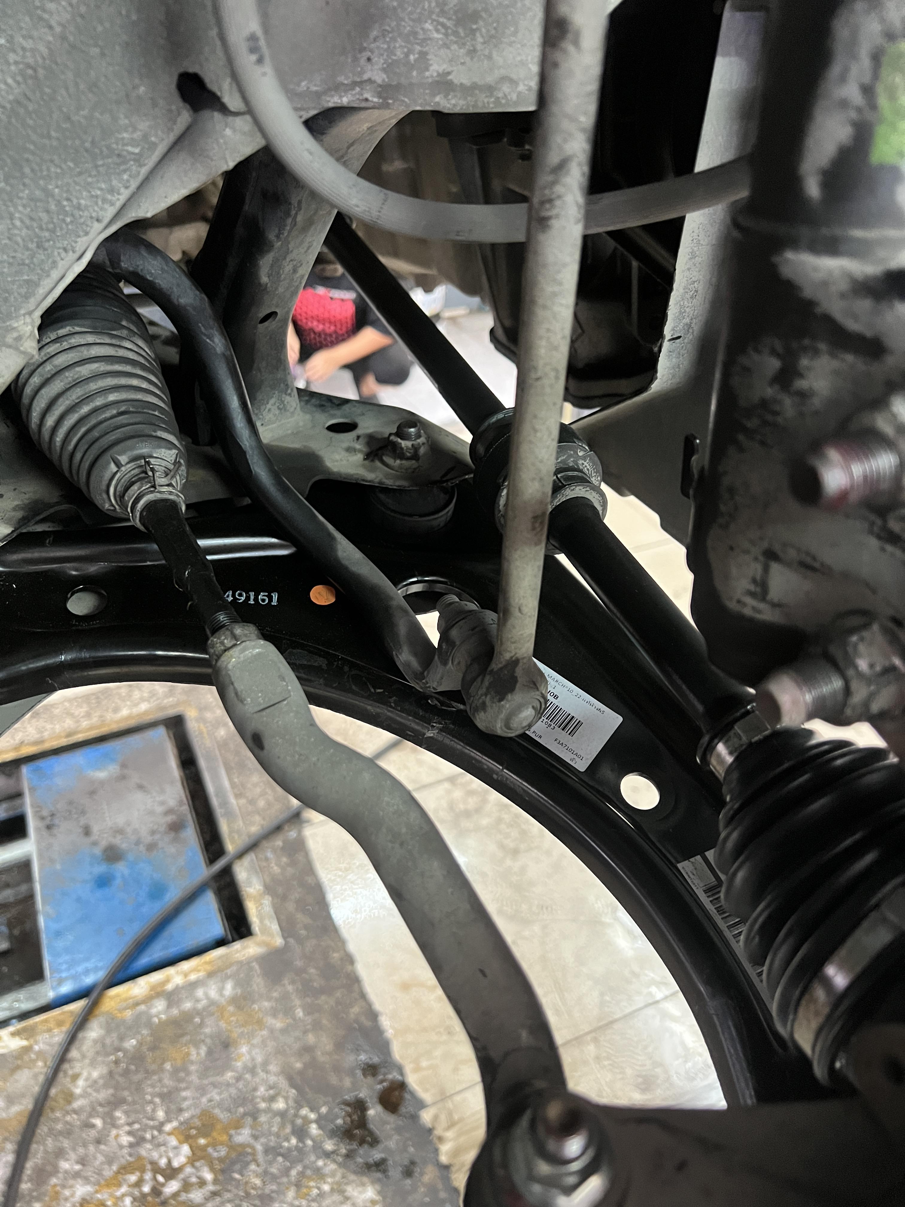 NISSAN ALMERA ซ่อมช่วงล่าง [+] ปีกนกล่างแท้ศูนย์ [+] ยางหุ้มเพลาขับคู่หน้า Location : https://goo.gl/maps/HrNUAZXPN94KvxZ98? รถยนต์มีปัญหาไม่รู้ต้องแก้ตรงไหน ทางเรายินดี ตรวจหาปัญหาและหาวิธีแก้ บอกลูกค้าก่อนลงมือทำเสมอด้วยราคาเป็นธรรม เวลาบริการ วันจันทร์-วันอาทิตย์ 09:00 น. - 17.30 น. #NissanAlmera #ปีกนกล่าง #เพลาขับ #โช้คอัพ #ช่วงล่าง #โช๊ค #ยางรถยนต์