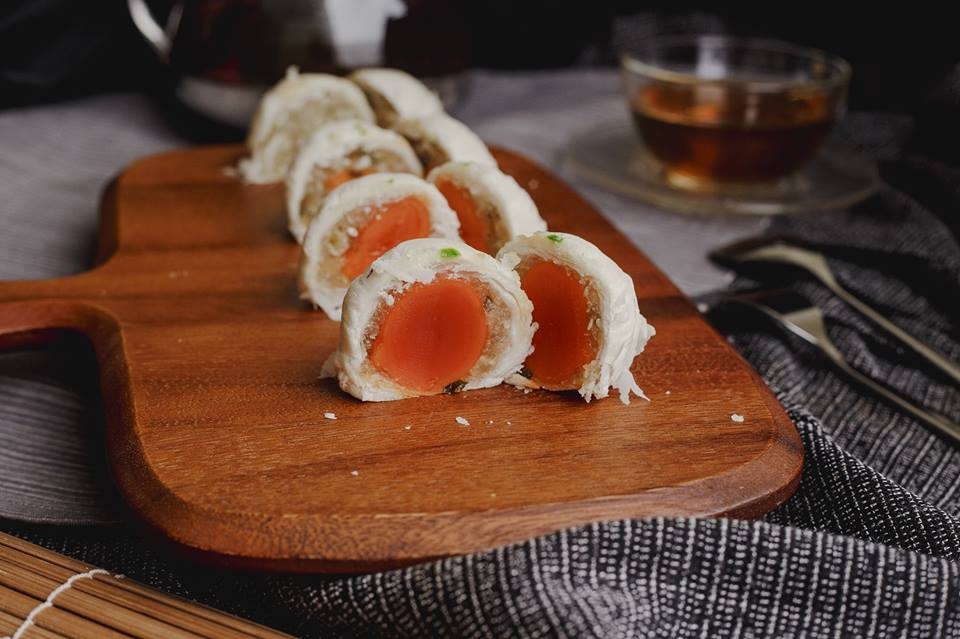 ขนมเปี๊ยะกล่องใหญ่ 16 ลูก