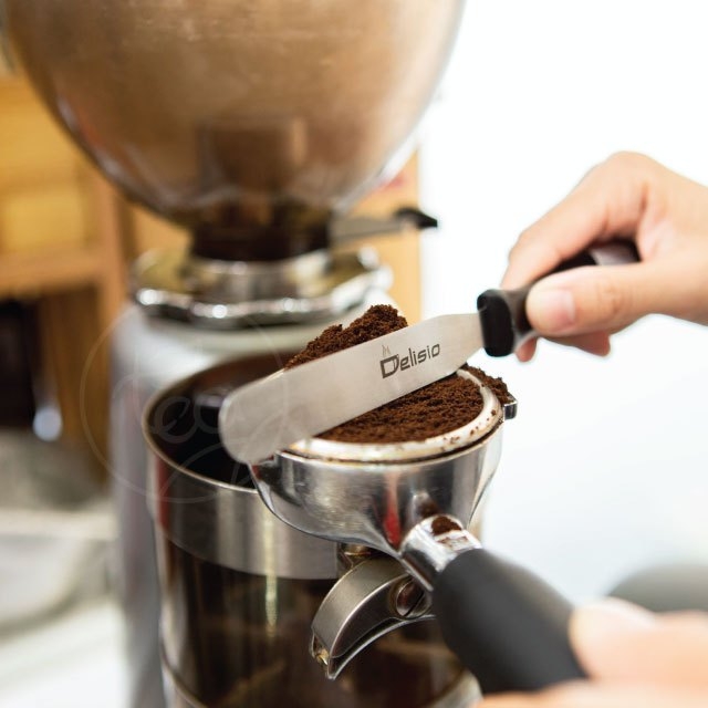 สปาตูล่า DELISIO ไม้ปาดผงกาแฟ ด้ามพลาสติก อุปกรณ์กาแฟ จำหน่ายโดย ทีอีเอ