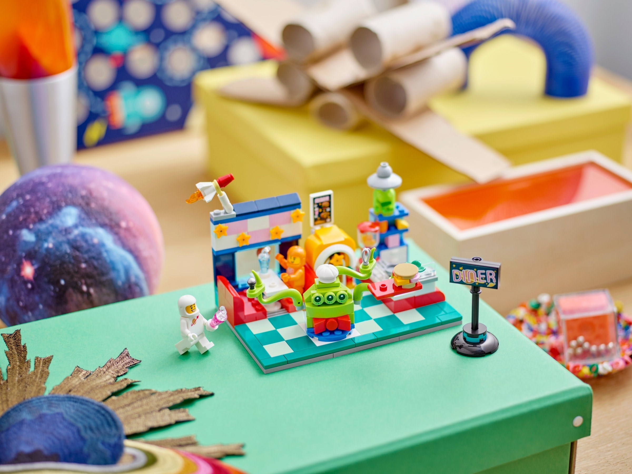 LEGO เลโก้ 40687 Alien Space Diner