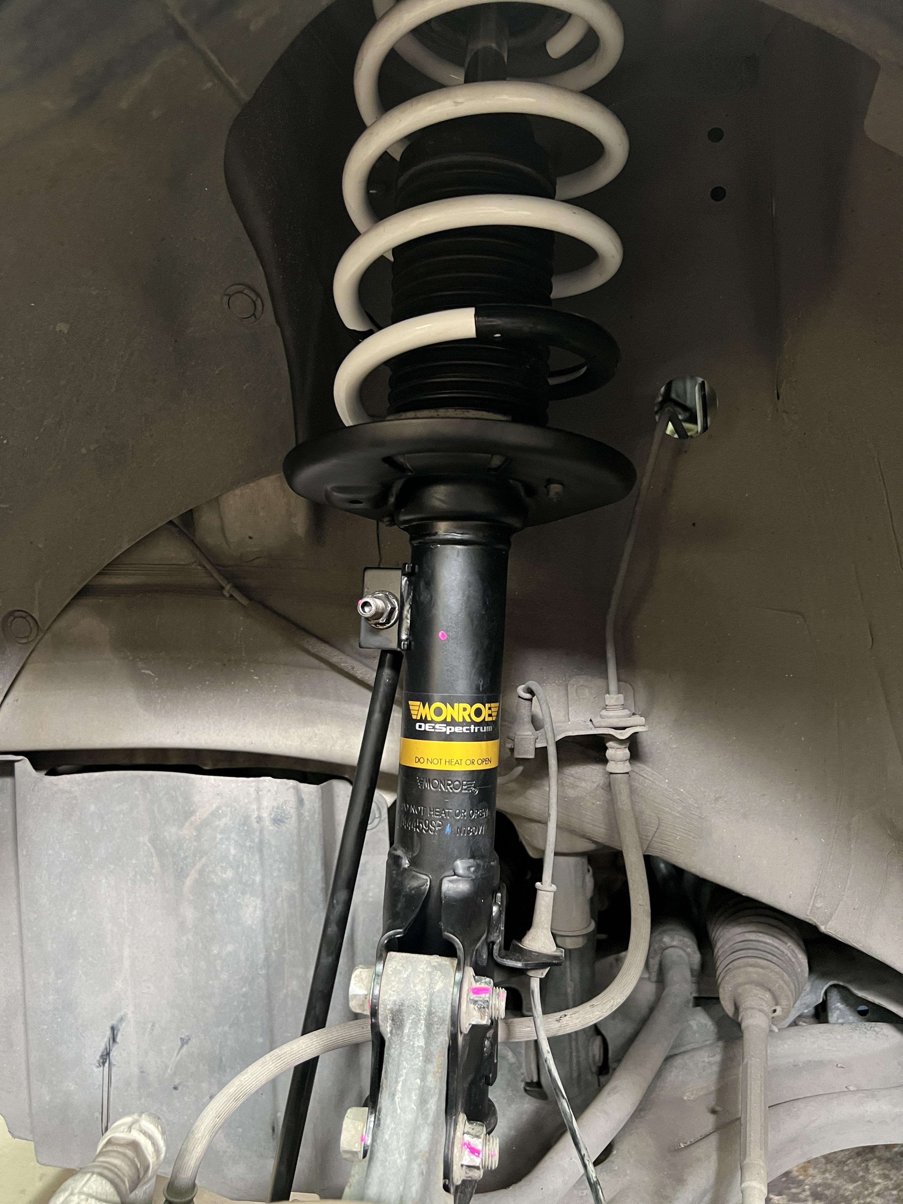SUZUKI SWIFT อัพเกรดช่วงล่าง [+] MONROE OE SPECTRUM พร้อมอะไหล่ส่วนควบทั้งหมด [+] YSS SPRING COMFORT สอบถามข้อมูลเพิ่มเติม หรือนัดหมายเข้ารับบริการ ☎️ : 08-6569-1915 ☎️ : 08-6544-5963 Line id : @88rw Facebook : https://www.facebook.com/88rwtire Location : https://goo.gl/maps/HrNUAZXPN94KvxZ98 #monroe #ysscomfortspring #suzukiswift #ยางรถยนต์ #ช่วงล่างรถยนต์ #โช้คอัพรถยนต์
