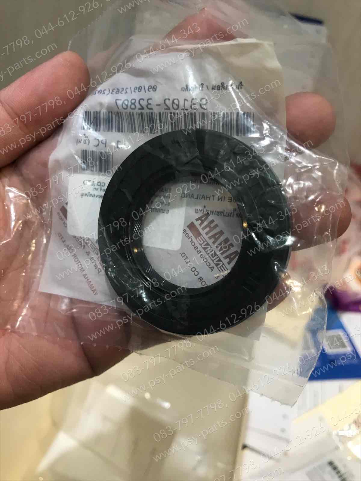 ซีลเพลาล้อหลัง AEROX แท้ๆ 93102-32807