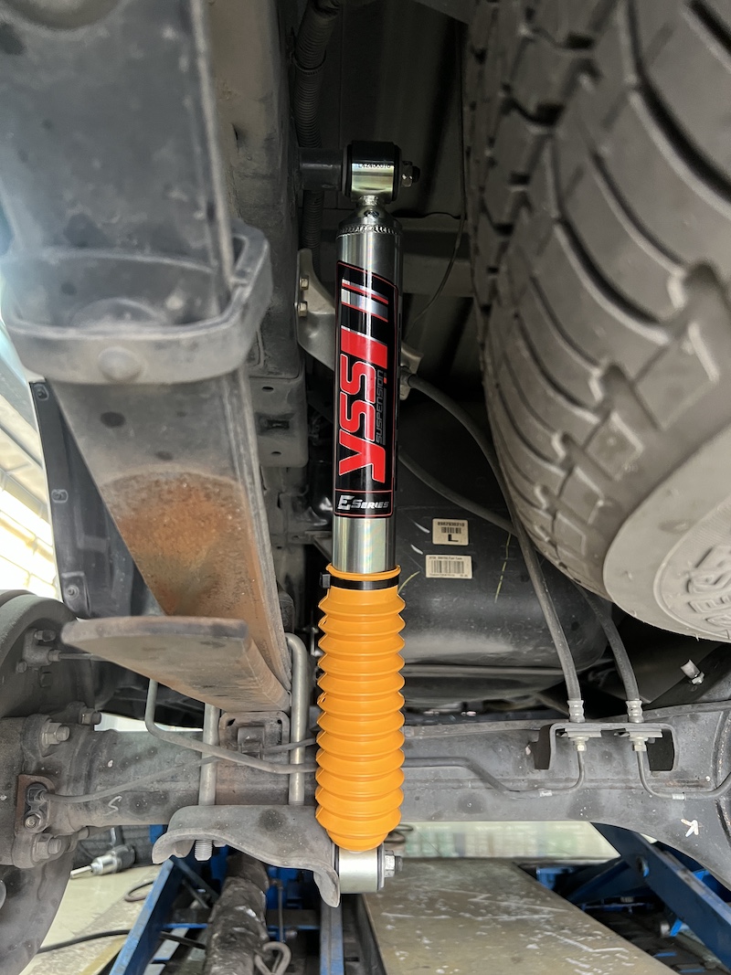 Isuzu D-Max V-Cross | โช้คอัพ YSS E-Series + สปริง Performance | หนึบ...ขับสบาย ทรงตัวดีเยี่ยม - ยางเจริญรุ่งเรือง Isuzu D-Max V-Cross คันนี้...อัปเกรดความแกร่งสู่ความสบาย! ✨ เจ้าของ D-Max V-Cross ที่ต้องการให้รถพร้อมลุยทุกสถานการณ์ แต่ยังคงความนุ่มนวลและมั่นใจในการขับขี่ที่มากกว่าเดิม... ถึงเวลาเปลี่ยนมาใช้ชุดอัปเกรดที่ครบจบเพื่อสมรรถนะที่ลงตัวแล้วครับ! ติดตั้งโช้คอัพ YSS E-Series Full Set พร้อมสปริง YSS Performance สิ่งที่จะได้รับหลังจากติดตั้ง: หนึบ...ขับสบาย: โช้คอัพ YSS E-Series (Monotube) พร้อมเทคโนโลยี VVSC ช่วยให้รถนุ่มนวลเมื่อขับช้า และหนึบแน่นเมื่อใช้ความเร็ว ลดอาการโคลงเคลง: สปริง YSS Performance ถูกออกแบบมาเพื่อบาลานซ์น้ำหนักรถกระบะได้อย่างมีประสิทธิภาพ ลดอาการโยนตัวของรถ ทนทานคุ้มค่าระยะยาว: โช้คอัพ Monotube ทำงานได้อย่างเสถียร ระบายความร้อนได้ดี จบครบทุกปัญหา: ติดตั้งโดยทีมช่างผู้เชี่ยวชาญ พร้อมบริการตั้งศูนย์ด้วยเครื่องมือที่ทันสมัยที่สุด เหมาะสำหรับใคร? เจ้าของ D-Max V-Cross ที่เน้นการใช้งานแบบลุยและเดินทางไกล ผู้ที่ต้องการยกระดับ Performance ให้ดีกว่าโช้คเดิมติดรถอย่างชัดเจน 👉 เปลี่ยนรถคุณให้ขับขี่สนุกและปลอดภัยกว่าเดิม! นัดหมายเข้ารับบริการได้เลยครับ 📌 สอบถามข้อมูลเพิ่มเติม หรือนัดหมายเข้ารับบริการ ☎️ : 08-6569-1915 ☎️ : 08-6544-5963 💬 Line id : @88rw 📍 Location : https://goo.gl/maps/HrNUAZXPN94KvxZ98 🌐 Facebook : https://www.facebook.com/88rwtire #Isuzu #Dmax #Vcross #YSS #YSSSuspension #ESeries #YSSPerformance #โช้คอัพ #ช่วงล่าง #ยางเจริญรุ่งเรือง #นนทบุรี #งามวงศ์วาน #ตั้งศูนย์ Isuzu D-Max V-Cross | โช้คอัพ YSS E-Series + สปริง Performance | หนึบ...ขับสบาย ทรงตัวดีเยี่ยม - ยางเจริญรุ่งเรือง Isuzu D-Max V-Cross คันนี้...อัปเกรดความแกร่งสู่ความสบาย! ✨ เจ้าของ D-Max V-Cross ที่ต้องการให้รถพร้อมลุยทุกสถานการณ์ แต่ยังคงความนุ่มนวลและมั่นใจในการขับขี่ที่มากกว่าเดิม... ถึงเวลาเปลี่ยนมาใช้ชุดอัปเกรดที่ครบจบเพื่อสมรรถนะที่ลงตัวแล้วครับ! ติดตั้งโช้คอัพ YSS E-Series Full Set พร้อมสปริง YSS Performance สิ่งที่จะได้รับหลังจากติดตั้ง: หนึบ...ขับสบาย: โช้คอัพ YSS E-Series (Monotube) พร้อมเทคโนโลยี VVSC ช่วยให้รถนุ่มนวลเมื่อขับช้า และหนึบแน่นเมื่อใช้ความเร็ว ลดอาการโคลงเคลง: สปริง YSS Performance ถูกออกแบบมาเพื่อบาลานซ์น้ำหนักรถกระบะได้อย่างมีประสิทธิภาพ ลดอาการโยนตัวของรถ ทนทานคุ้มค่าระยะยาว: โช้คอัพ Monotube ทำงานได้อย่างเสถียร ระบายความร้อนได้ดี จบครบทุกปัญหา: ติดตั้งโดยทีมช่างผู้เชี่ยวชาญ พร้อมบริการตั้งศูนย์ด้วยเครื่องมือที่ทันสมัยที่สุด เหมาะสำหรับใคร? เจ้าของ D-Max V-Cross ที่เน้นการใช้งานแบบลุยและเดินทางไกล ผู้ที่ต้องการยกระดับ Performance ให้ดีกว่าโช้คเดิมติดรถอย่างชัดเจน 👉 เปลี่ยนรถคุณให้ขับขี่สนุกและปลอดภัยกว่าเดิม! นัดหมายเข้ารับบริการได้เลยครับ 📌 สอบถามข้อมูลเพิ่มเติม หรือนัดหมายเข้ารับบริการ ☎️ : 08-6569-1915 ☎️ : 08-6544-5963 💬 Line id : @88rw 📍 Location : https://goo.gl/maps/HrNUAZXPN94KvxZ98 🌐 Facebook : https://www.facebook.com/88rwtire #Isuzu #Dmax #Vcross #YSS #YSSSuspension #ESeries #YSSPerformance #โช้คอัพ #ช่วงล่าง #ยางเจริญรุ่งเรือง #นนทบุรี #งามวงศ์วาน #ตั้งศูนย์