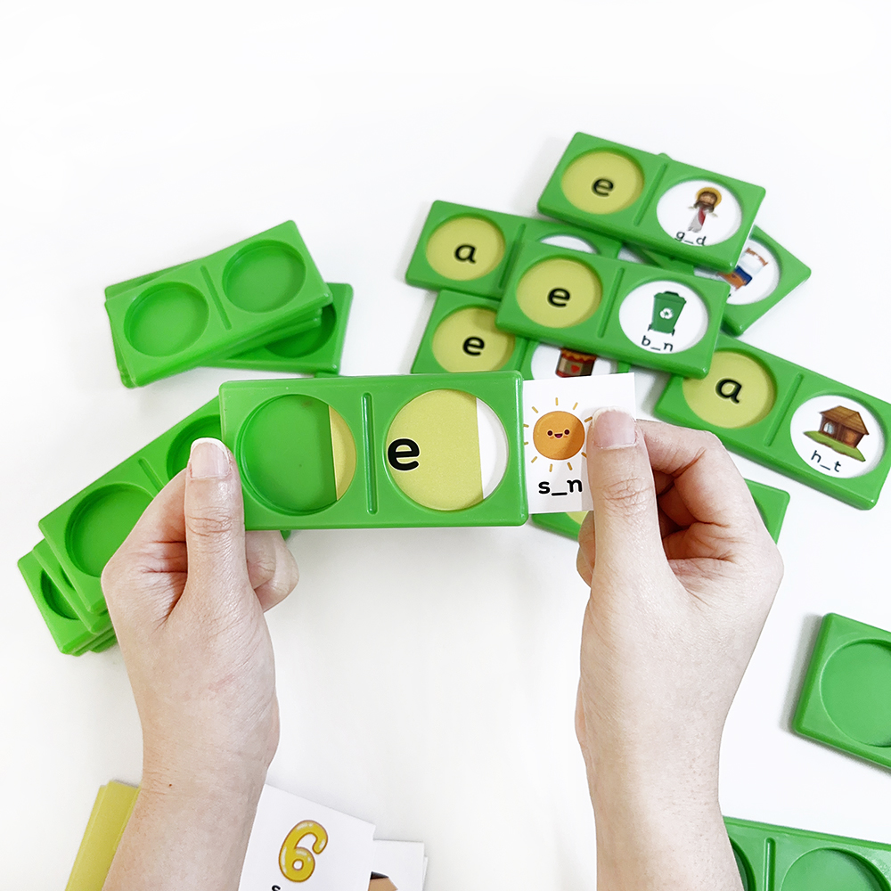 เกมโดมิโน โฟนิกส์ (Phonics Dominoes)