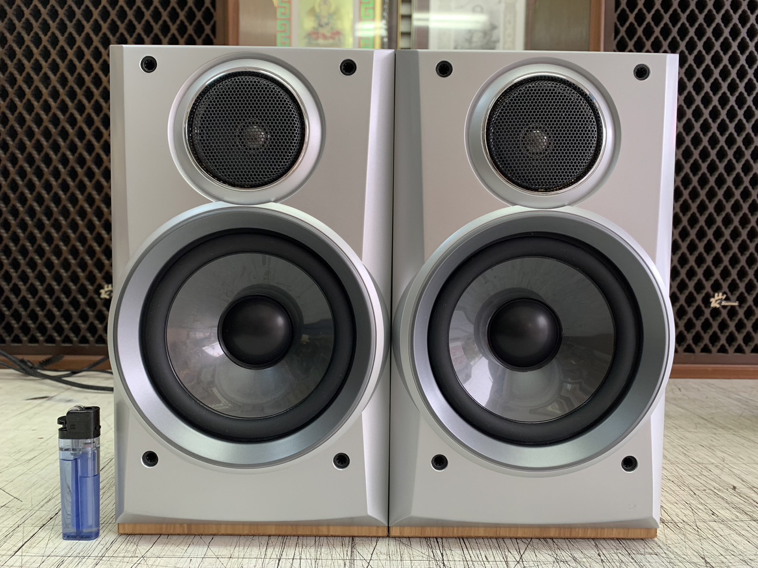 ลำโพง AIWA SX-M 5OO ลำโพง 2 ทาง วูฟเฟอร์โพลี่ 5 นิ้ว ทวีตเตอร์ 2.4 นิ้ว ระบบตู้เปิด ตัวตู้ลายไม้สีบีช